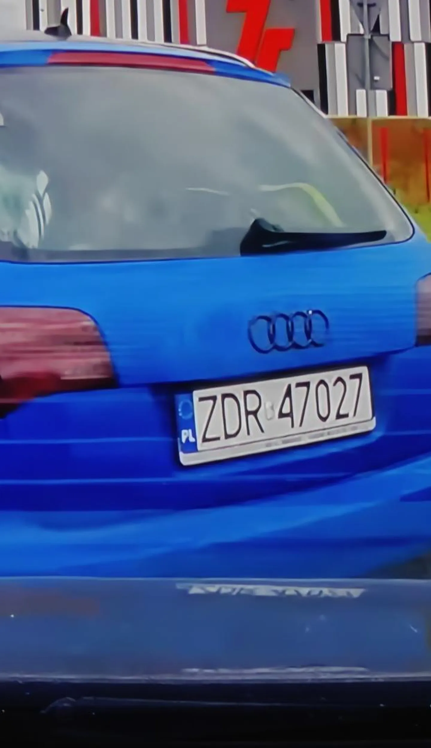 Pięknie wymuszasz pierwszeństwo, na centymetry