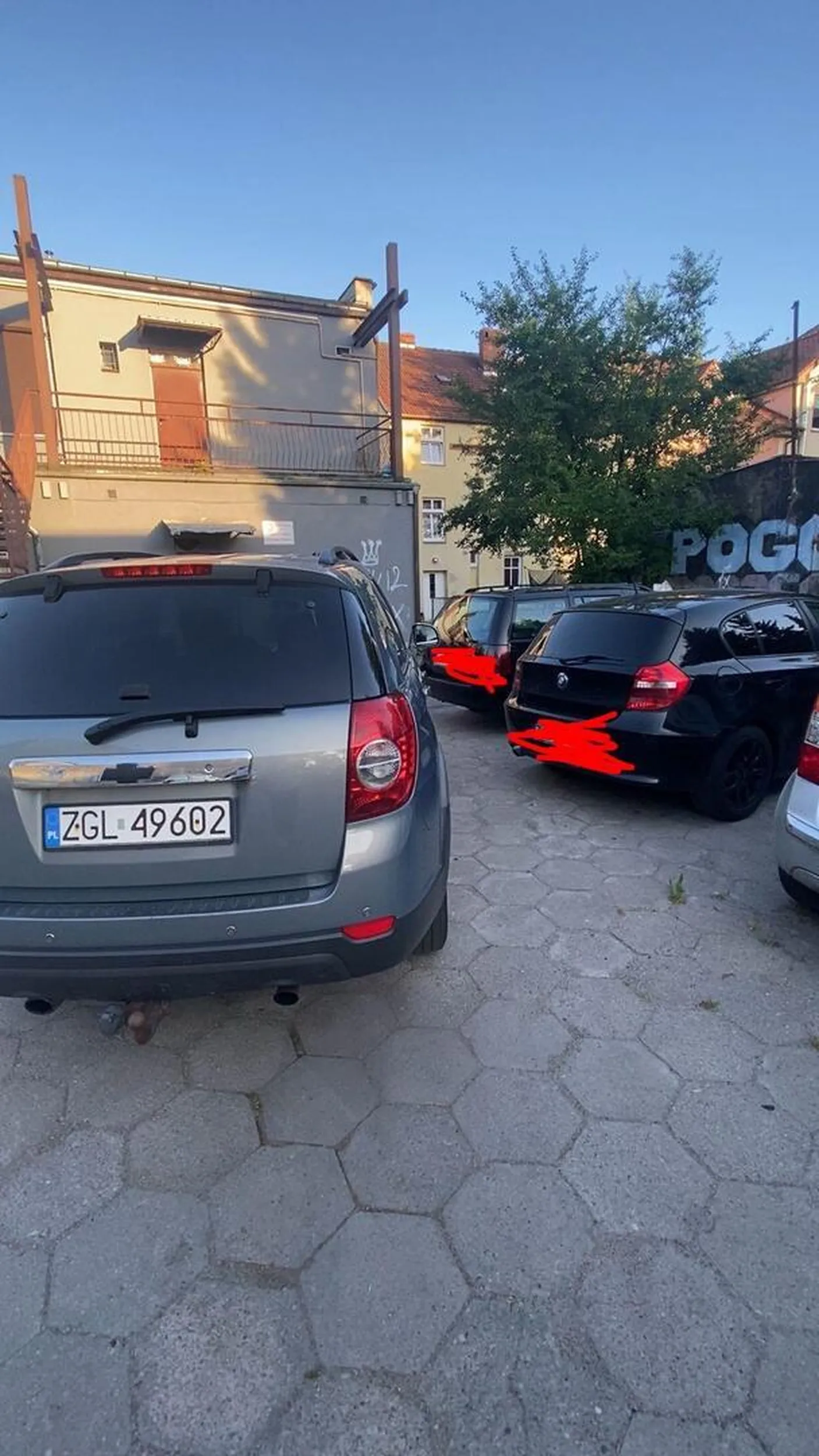 Dzięki wielkie za perfidne zastawienie autka ?