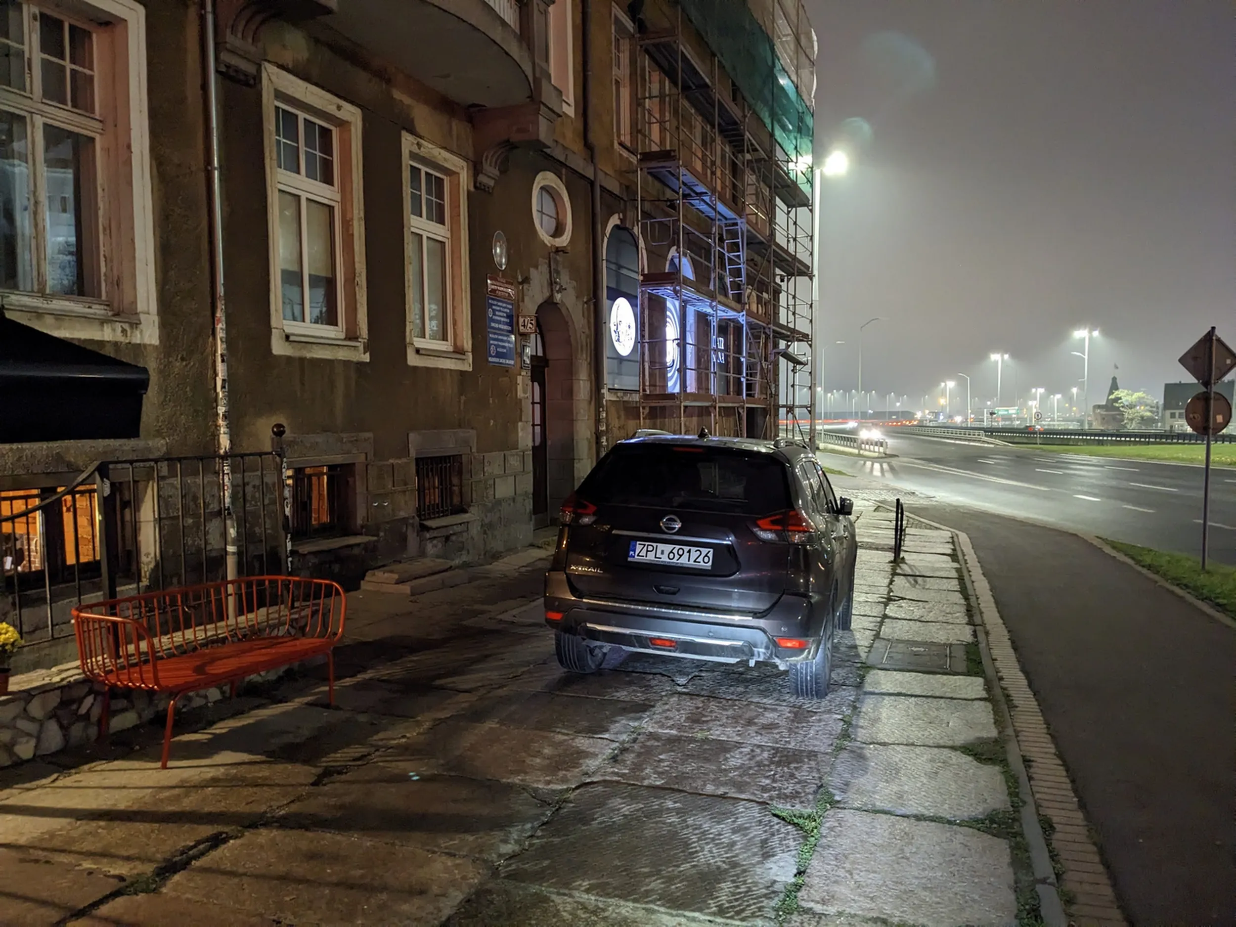 Nie odróżnia drogi dla rowerów i chodnika od jezdni