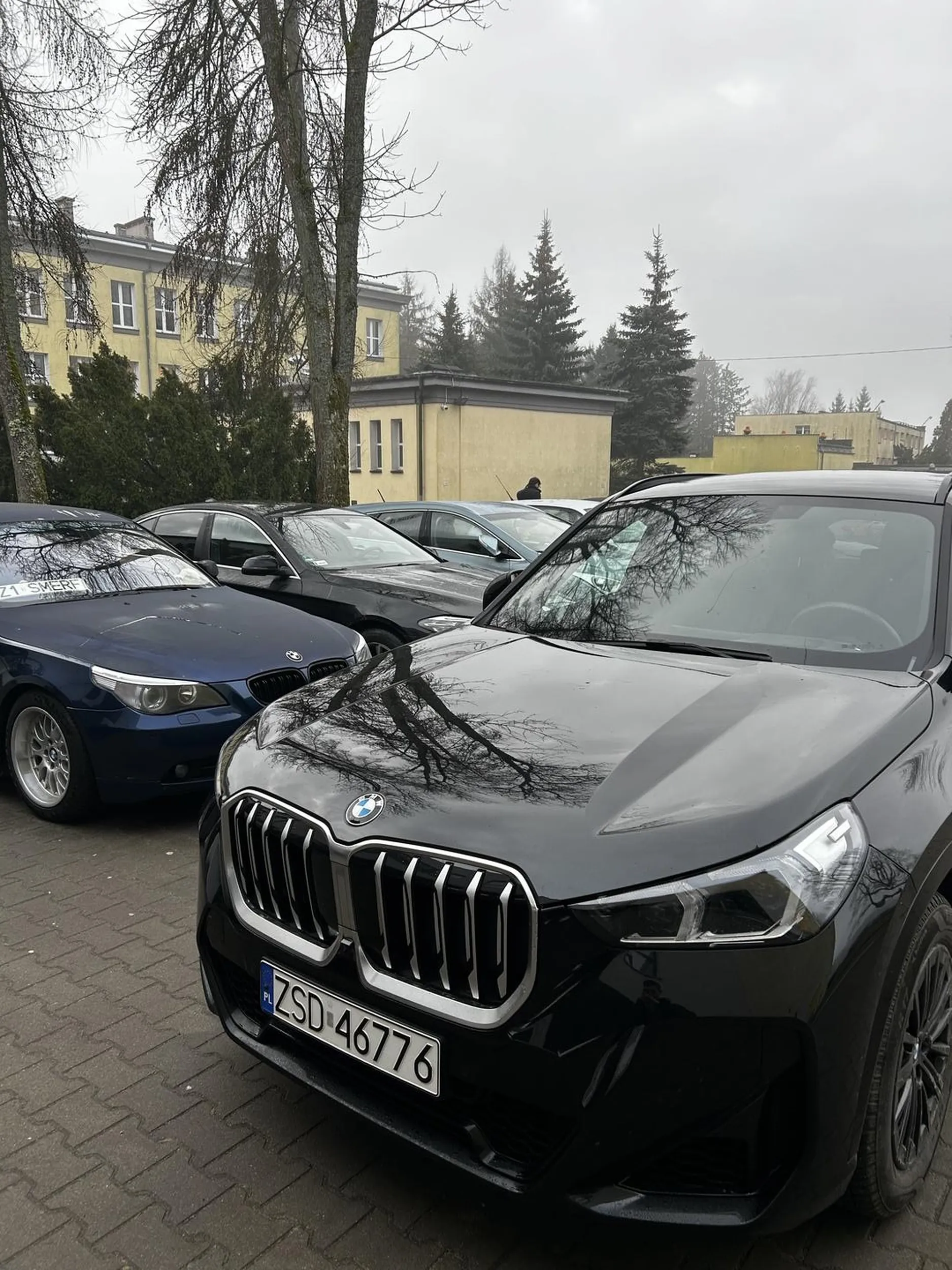 Zastawiła dwa auta i się cieszy nie zbyt mądre