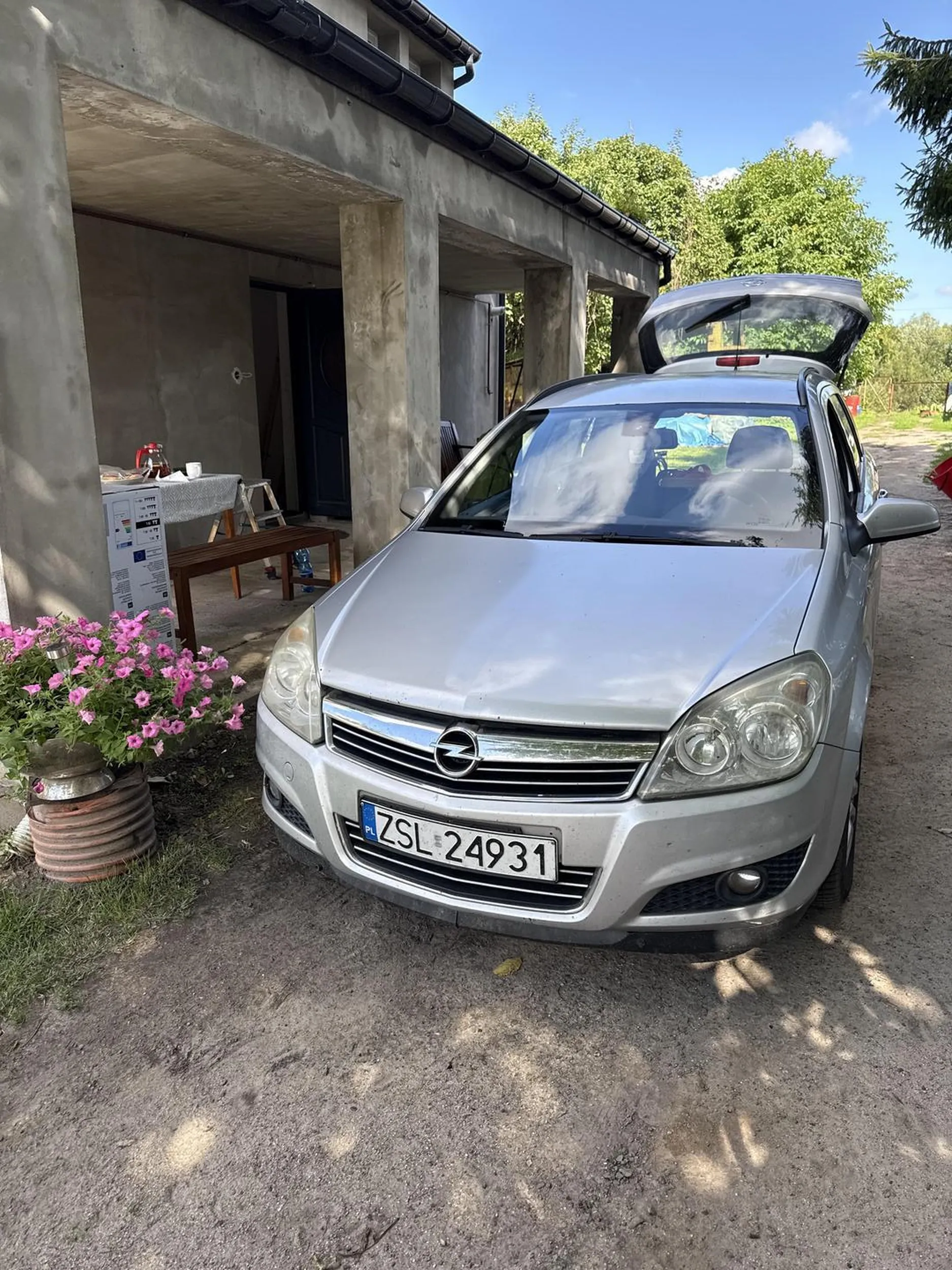 Ładnie ładnie elegancko haj wszytko ładnie pięknie Opel jak ta lala kierowca 10/10 polecam