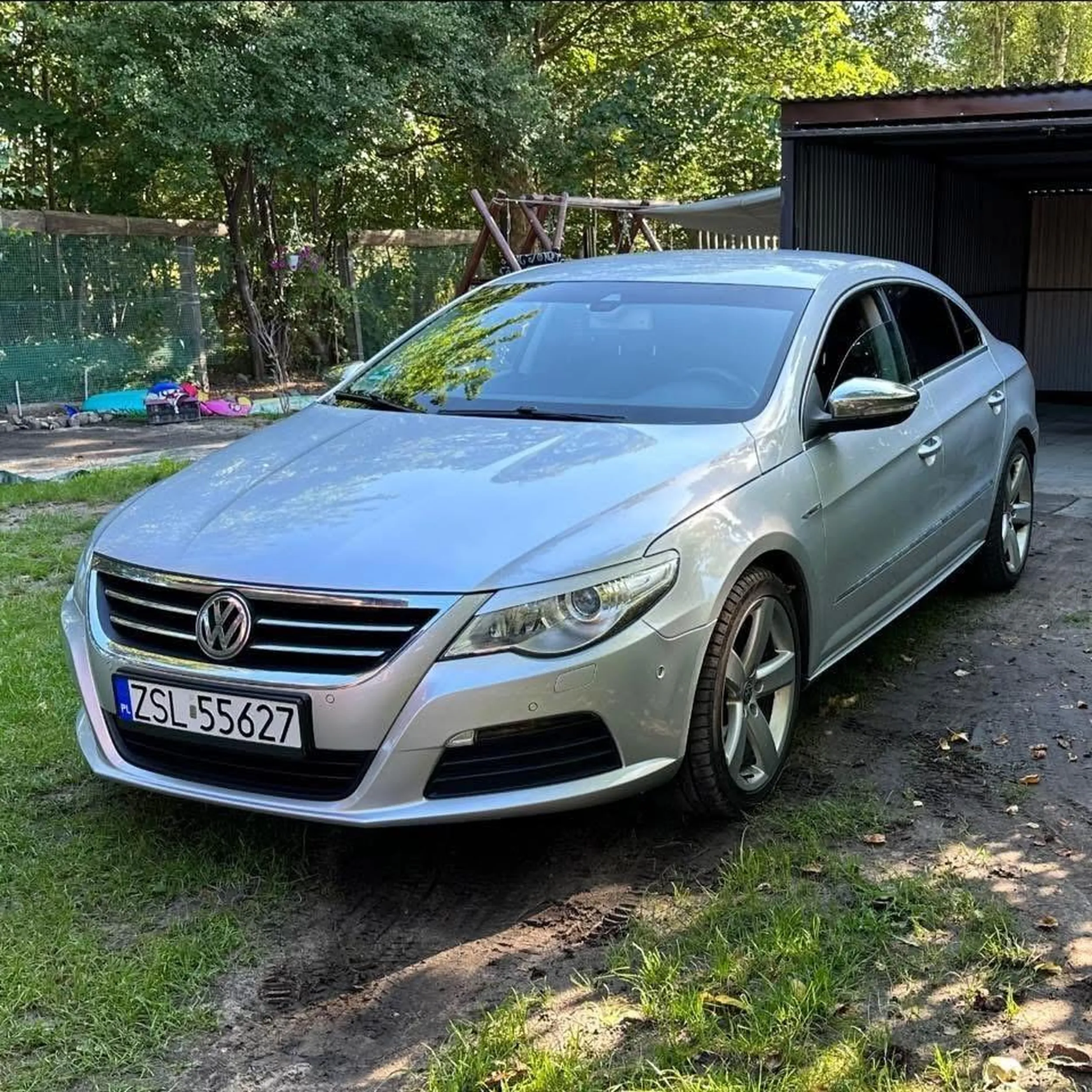 Uwaga, regularny troll który używa zdjęcie swojego szrota do obrażania ludzi na FB.. nie potrafi odpisać na proste zadane mu pytanie. Uważajcie na niego jak będziecie kupować od niego samochód.. albo w ogóle nie kupujcie