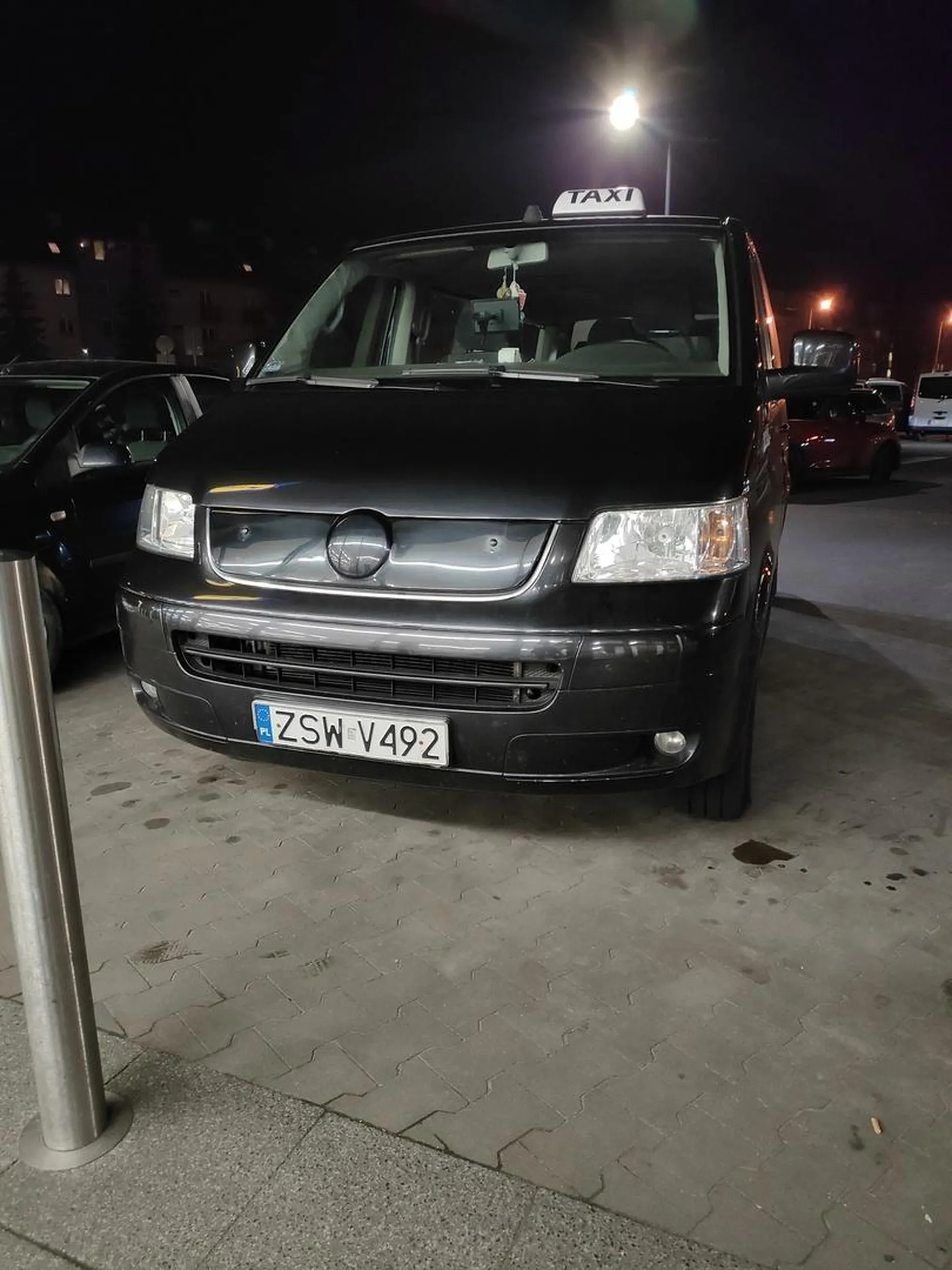 Agresywny taxi gościu chyba uciekł ze szpitala psych...