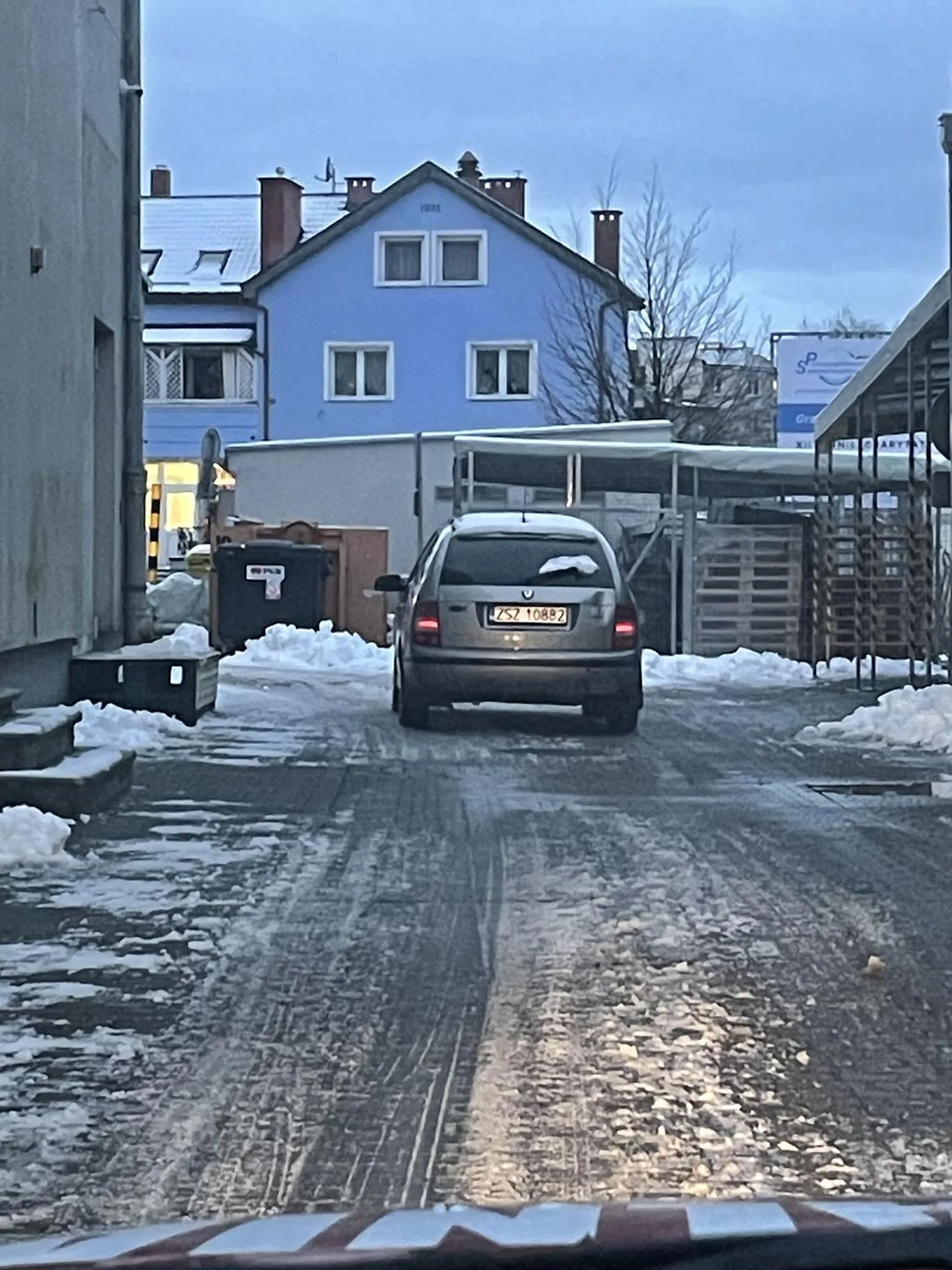 Gratuluję mózgu za blokowanie przejazdu dla zaopatrzenia