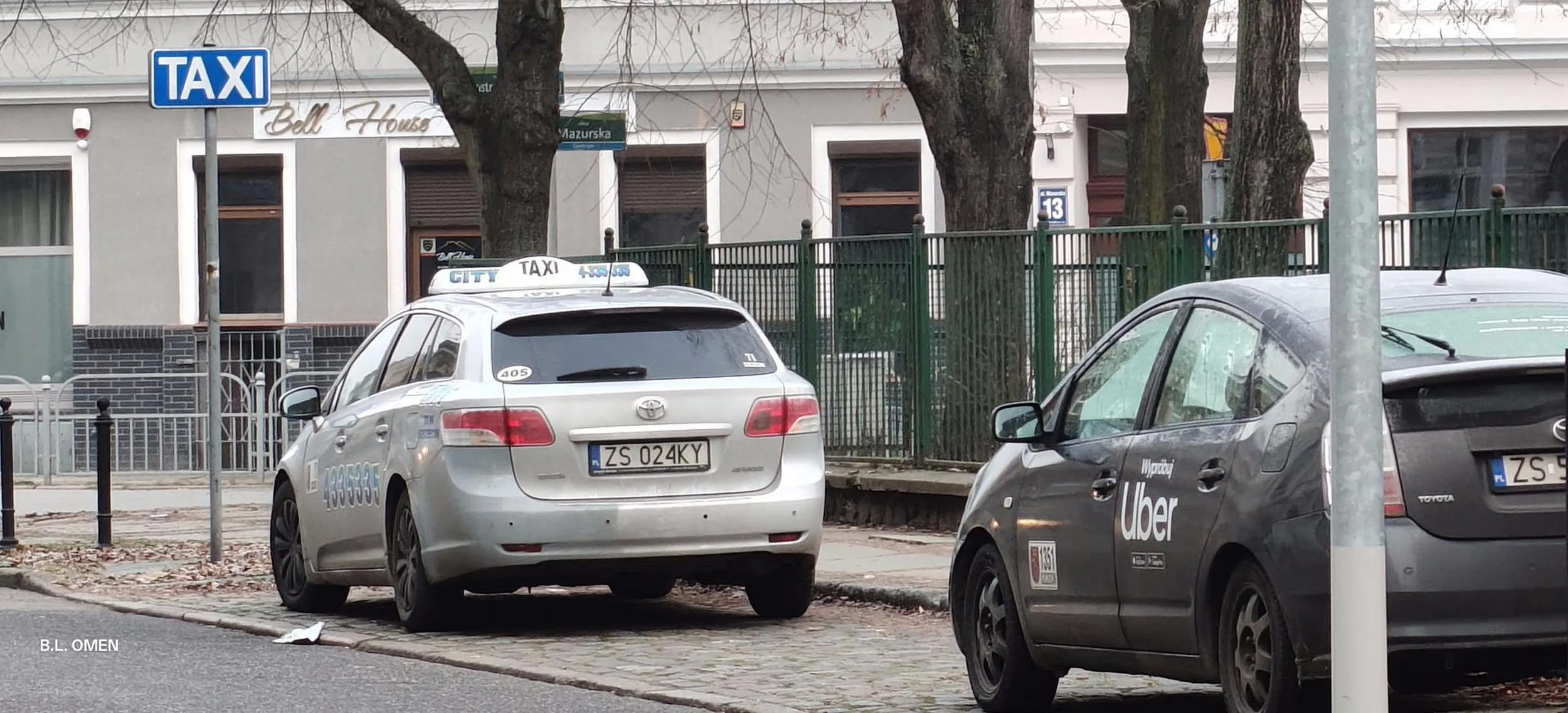 Największa zlotowa świata a umiejętności zero. Jeździ bardzo niebezpiecznie zero kultury nie polecam nawet jako taksówkarza bo jest grubiański i nie mily