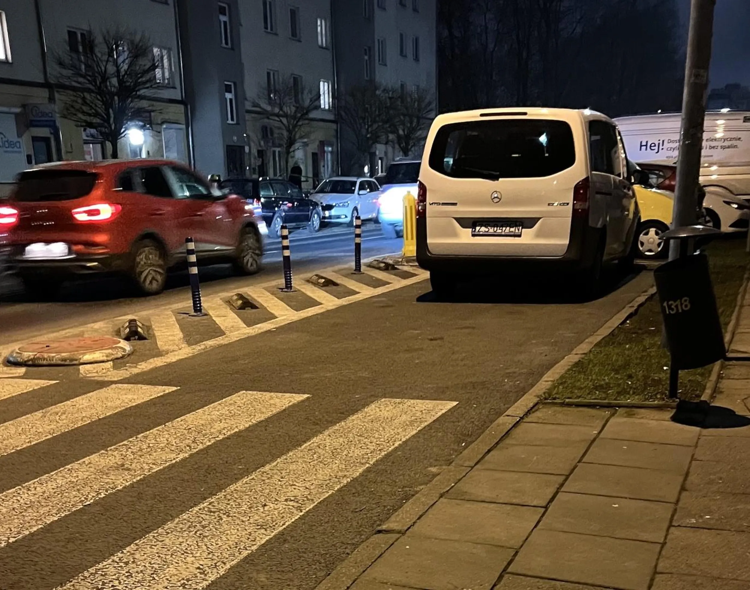 oby nikt mnie nie zastawił, nie wiem po co te słupki postawili, bez sensu!