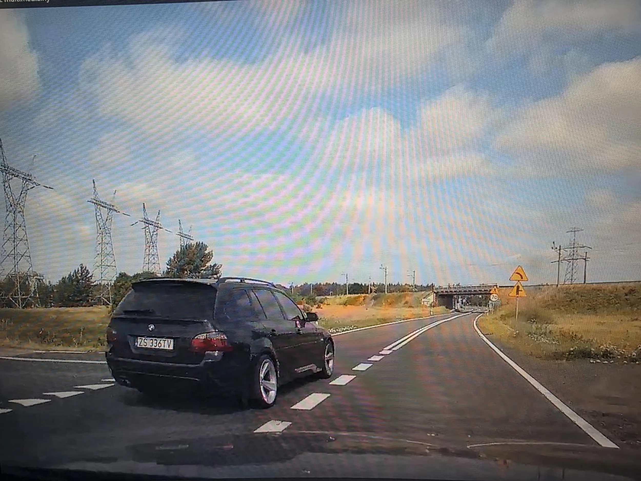 70, zakaz wyprzedzania, skrzyżowanie, czarny punkt. Gratuluje upośledzenia