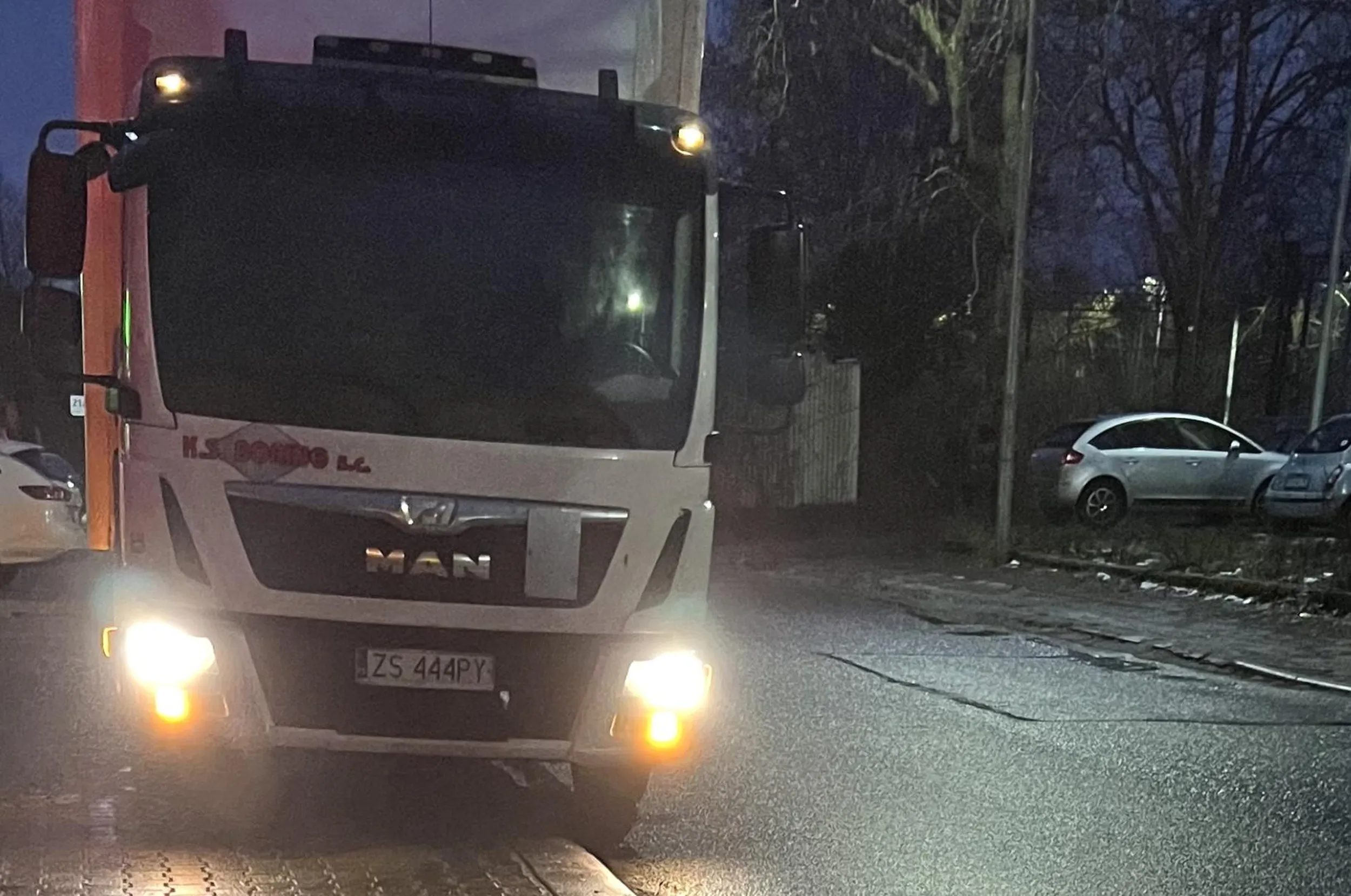 jakie DMC? jaki chodnik? musiałem po bułki do żabki skoczyć przecież.