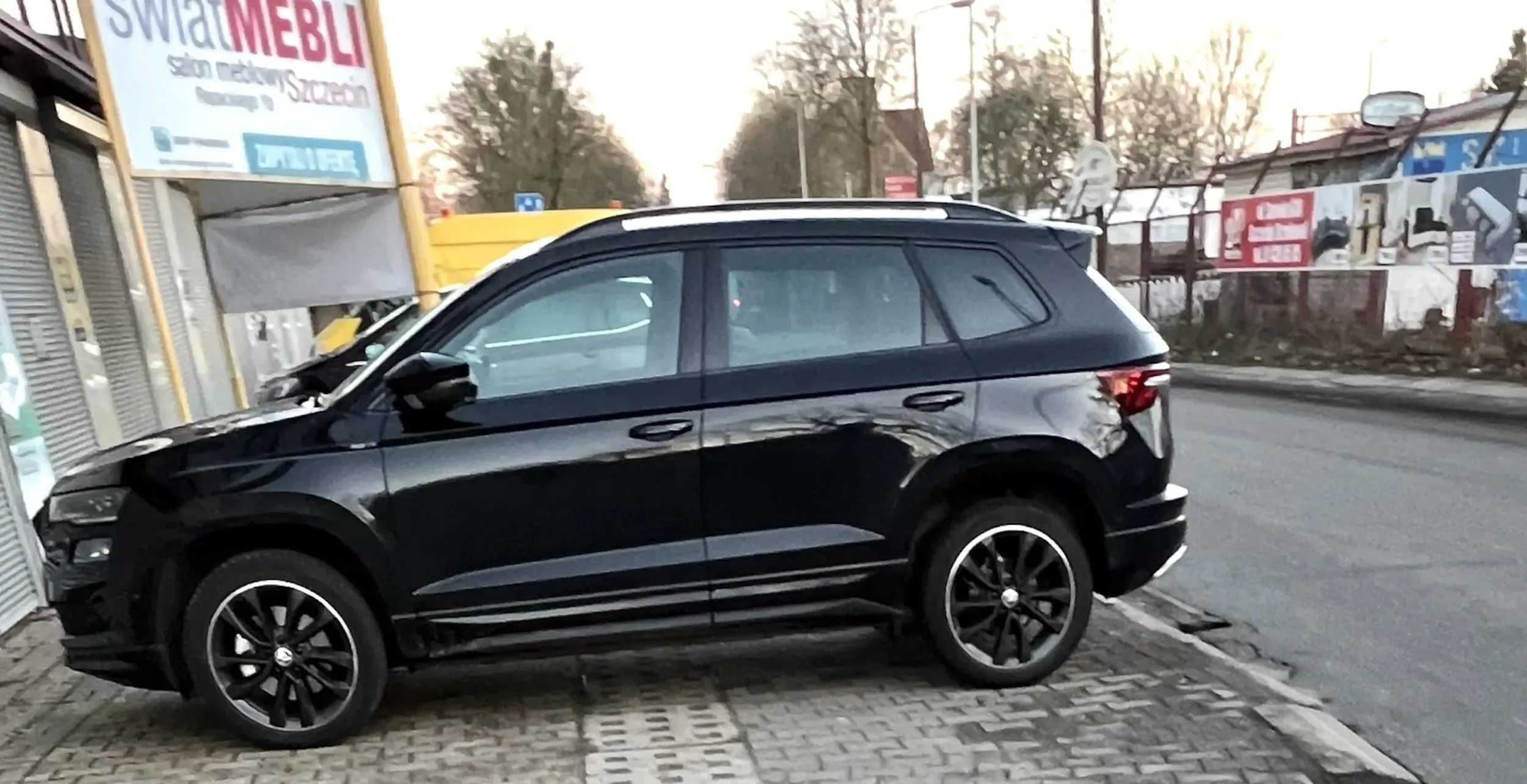 w dniu dzisiejszym chodnik nieczynny!