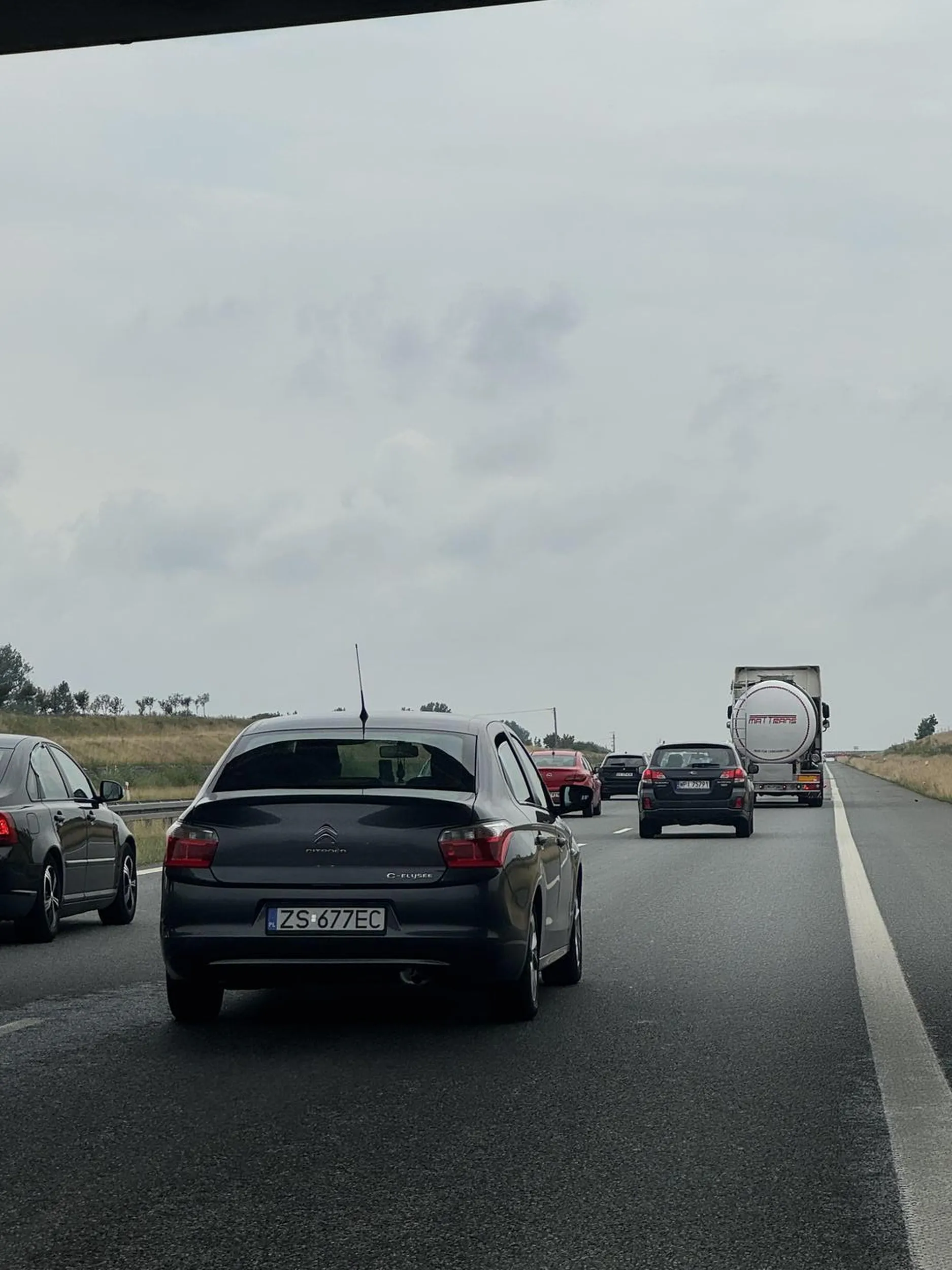 Jak przerasta cię jazda po autostradzie to polecam krajówki i zapoznanie się z procesem tworzenia korytarza życia podczas zatrzymania ruchu na autostradzie