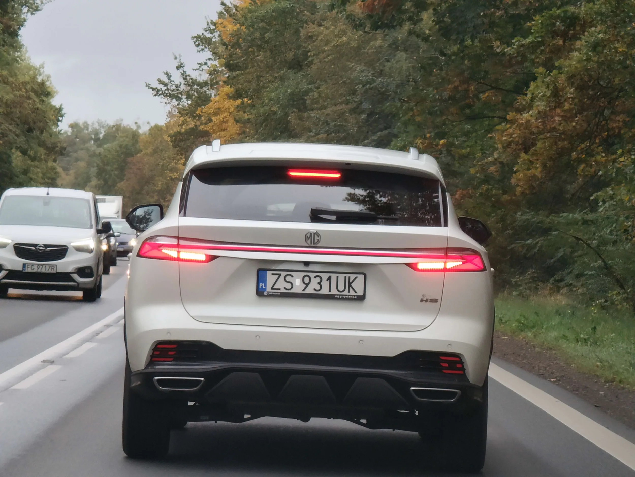 nauczyłbyś się te niedopałki wrzucać do kosza następnym razem ;)