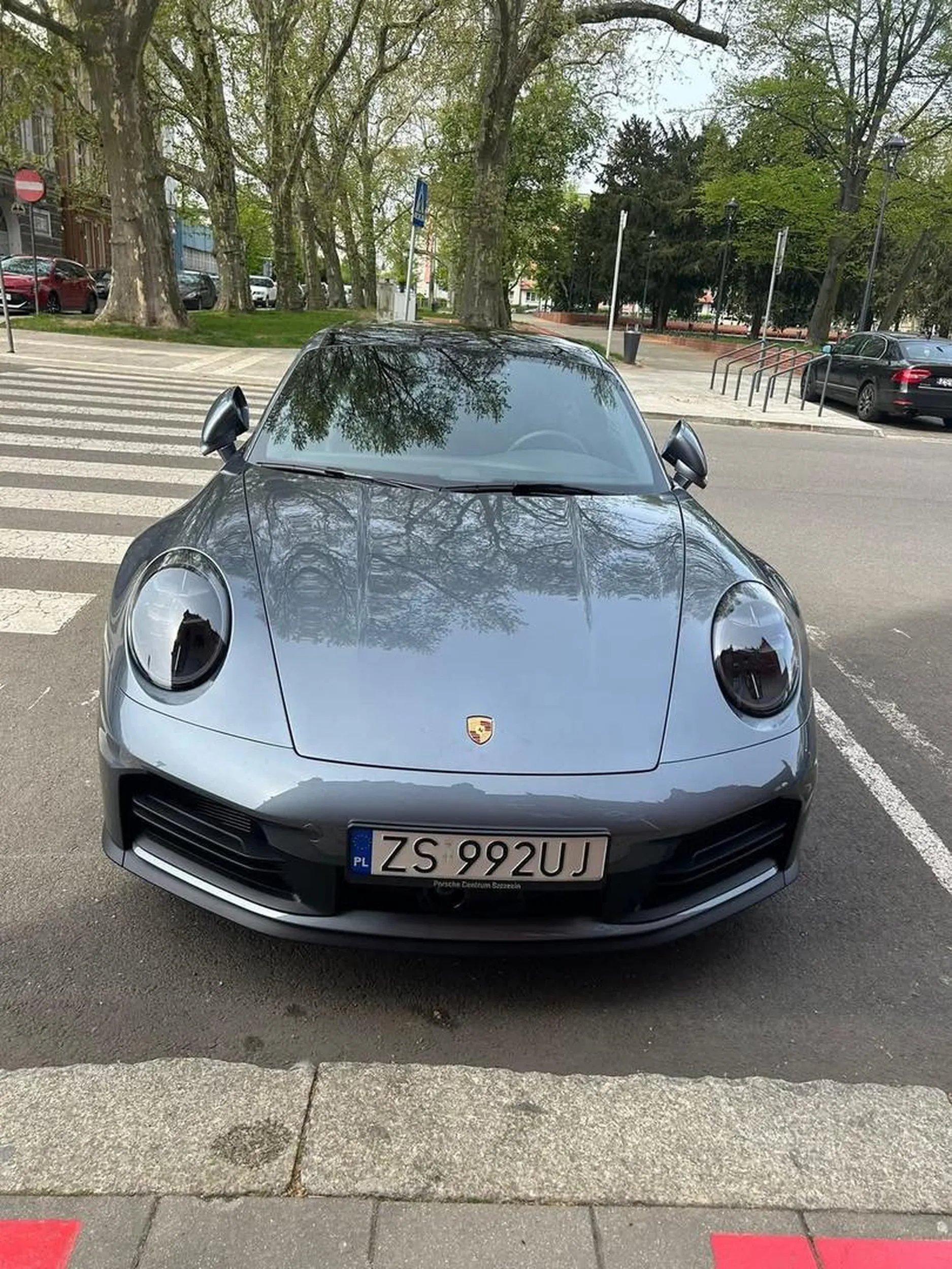 Postój mniej niż 10 metrów od przejścia dla pieszych