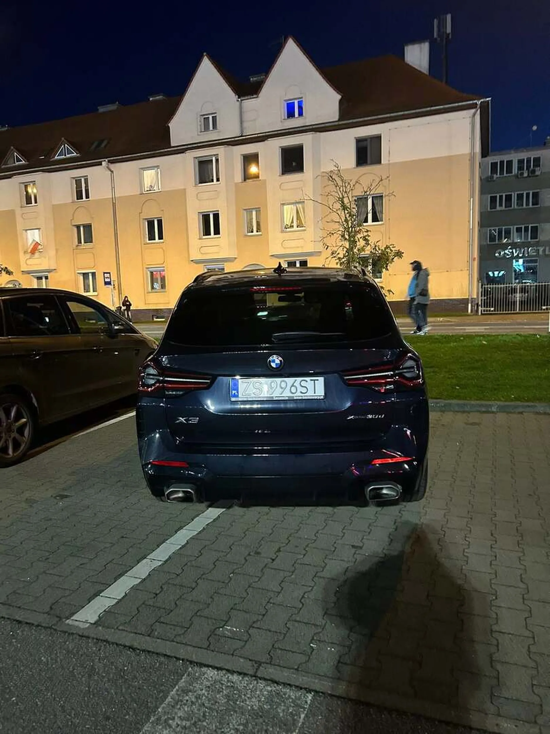 Tutaj dałeś popis swoich możliwości. Typowy przykład mamtowdupizmu i tomiwisizmu.