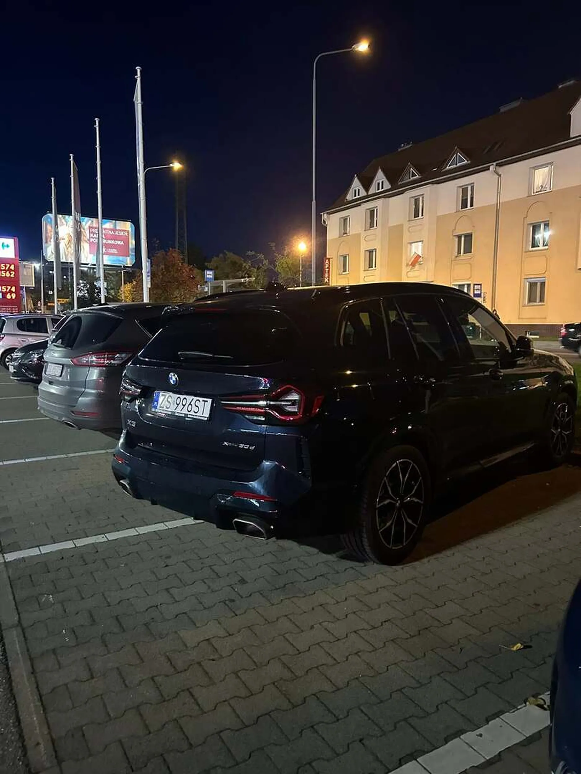 Tutaj dałeś popis swoich możliwości. Typowy przykład mamtowdupizmu i tomiwisizmu.