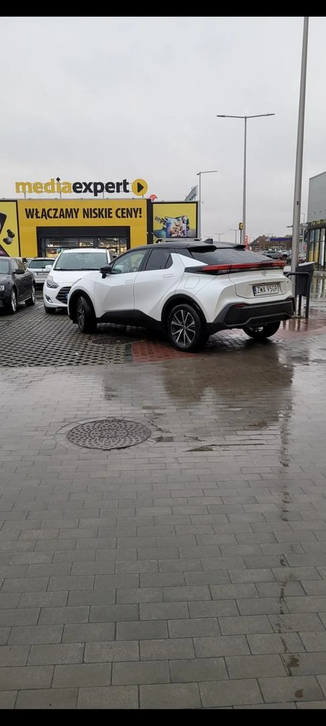 Kandydatka do wyróżnienia za wzorowe parkowania ?