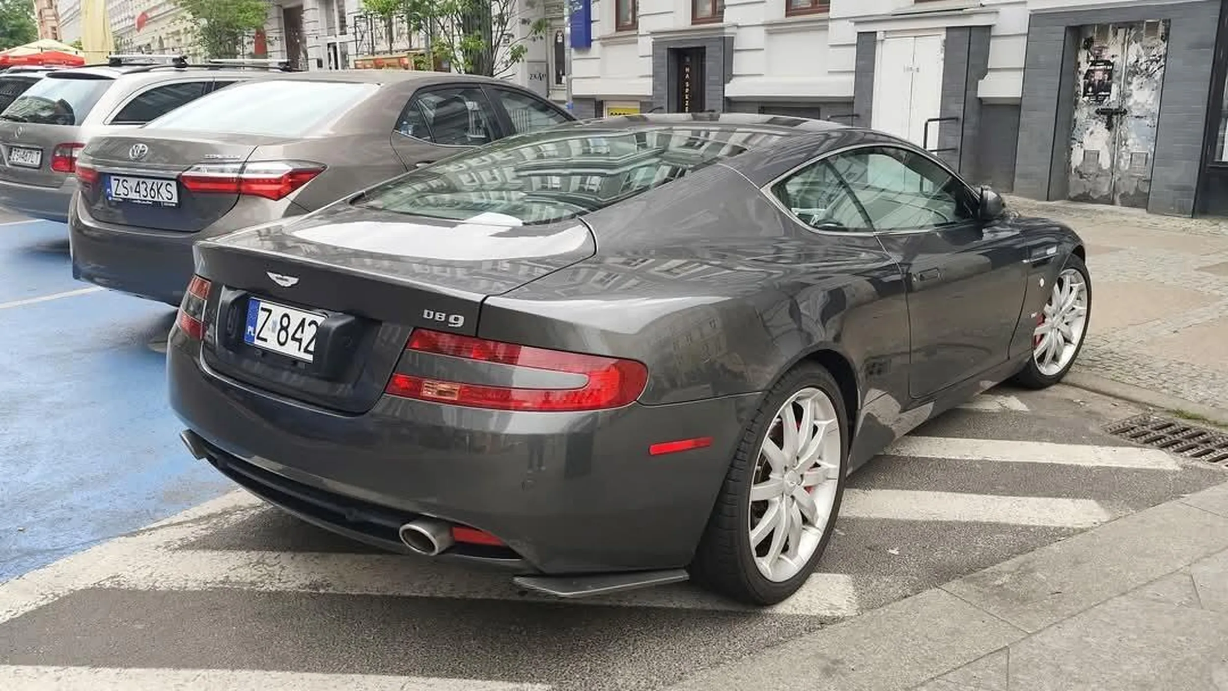 Aston Martin DB9 V12b - ul. Rayskiego