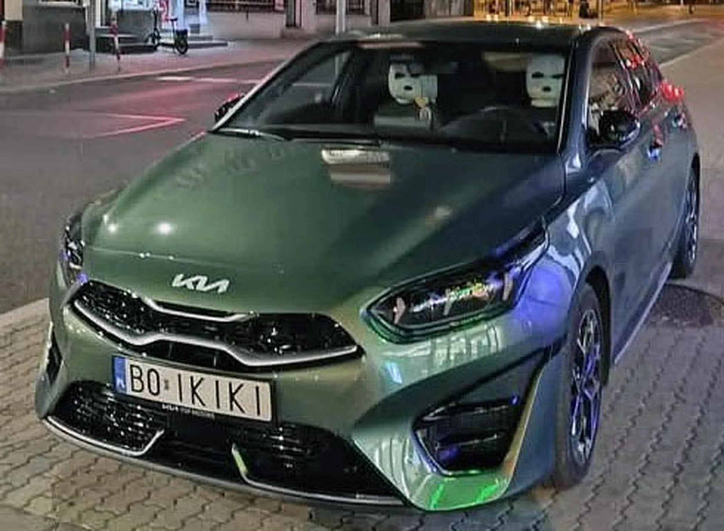 Fajny numer, blacha B0 IKIKI