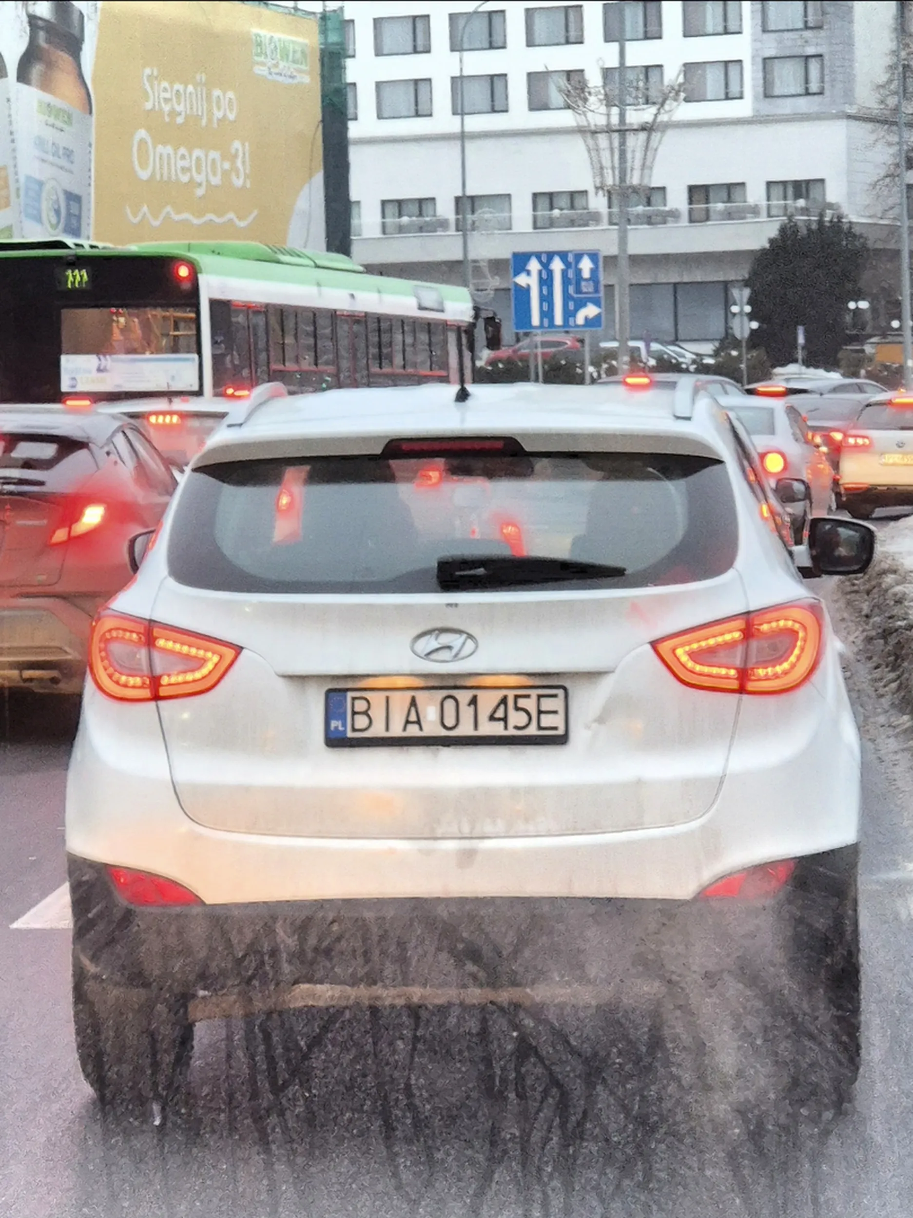 Blokowanie buspasa to taki nowy sport ludzi z akalic?