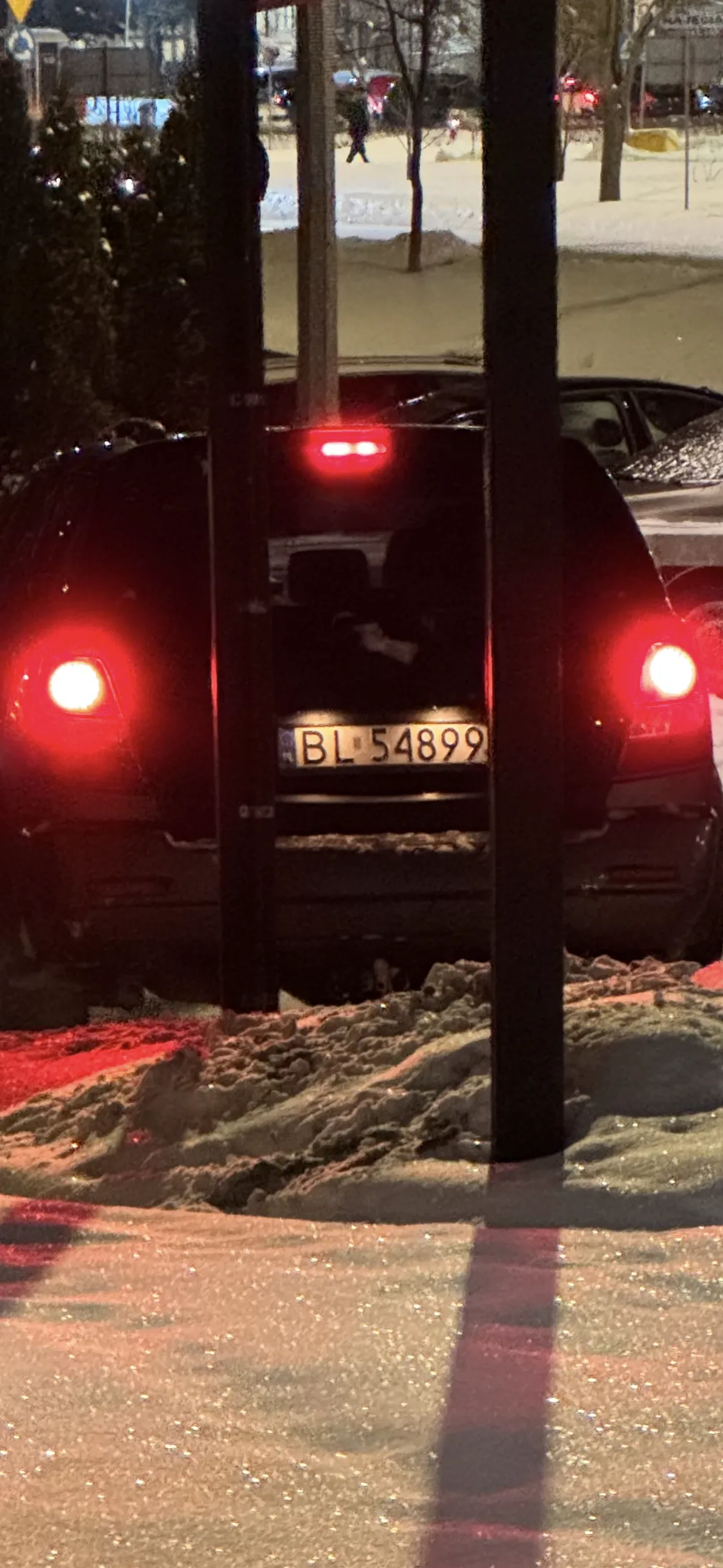 Nie wolno mieć włączonego silnika powyżej 1 min i się grzać, nu nu nu nieładnie . Mam nagranie, sprawę zgłaszam na policję.,