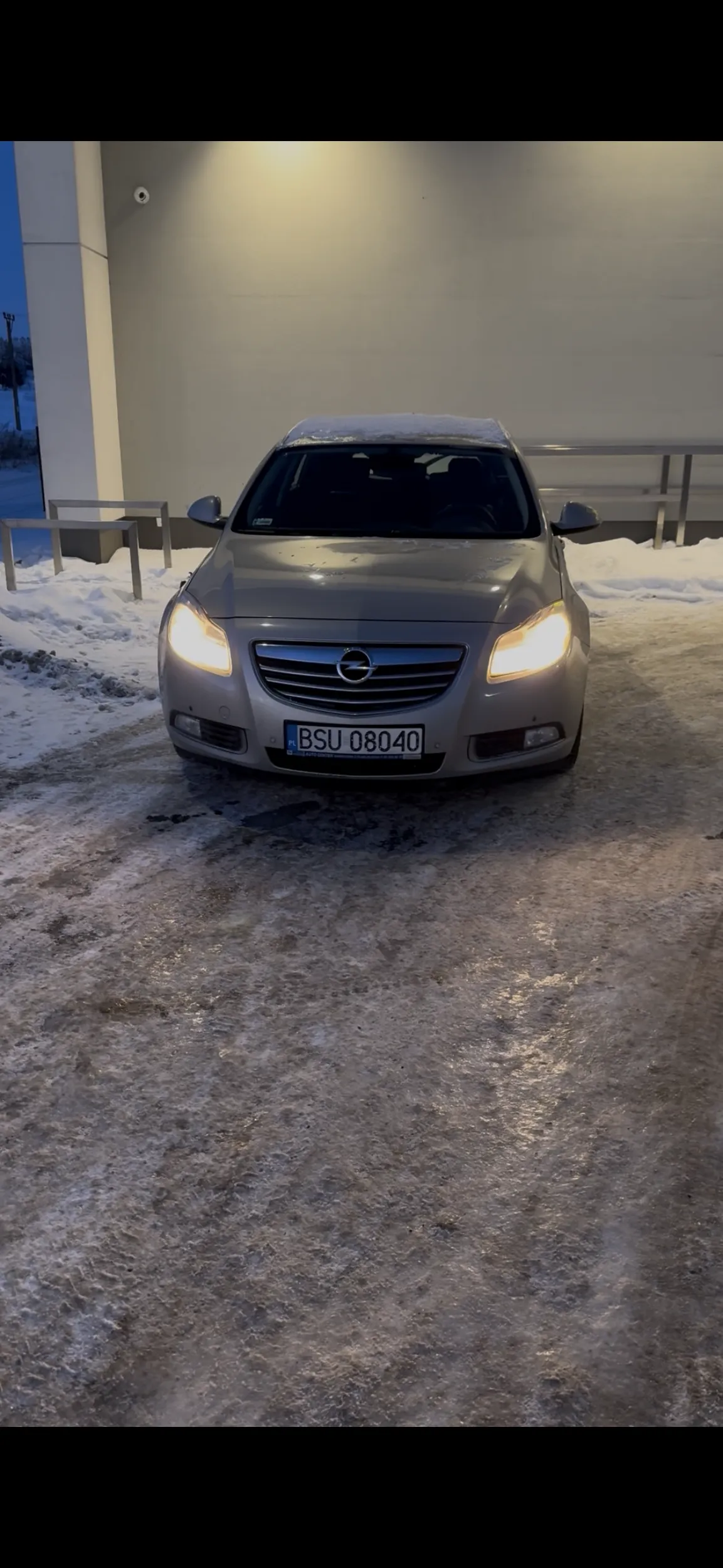 Nie wolno zostawiać włączonego silnika i iść sobie na zakupy!!!!