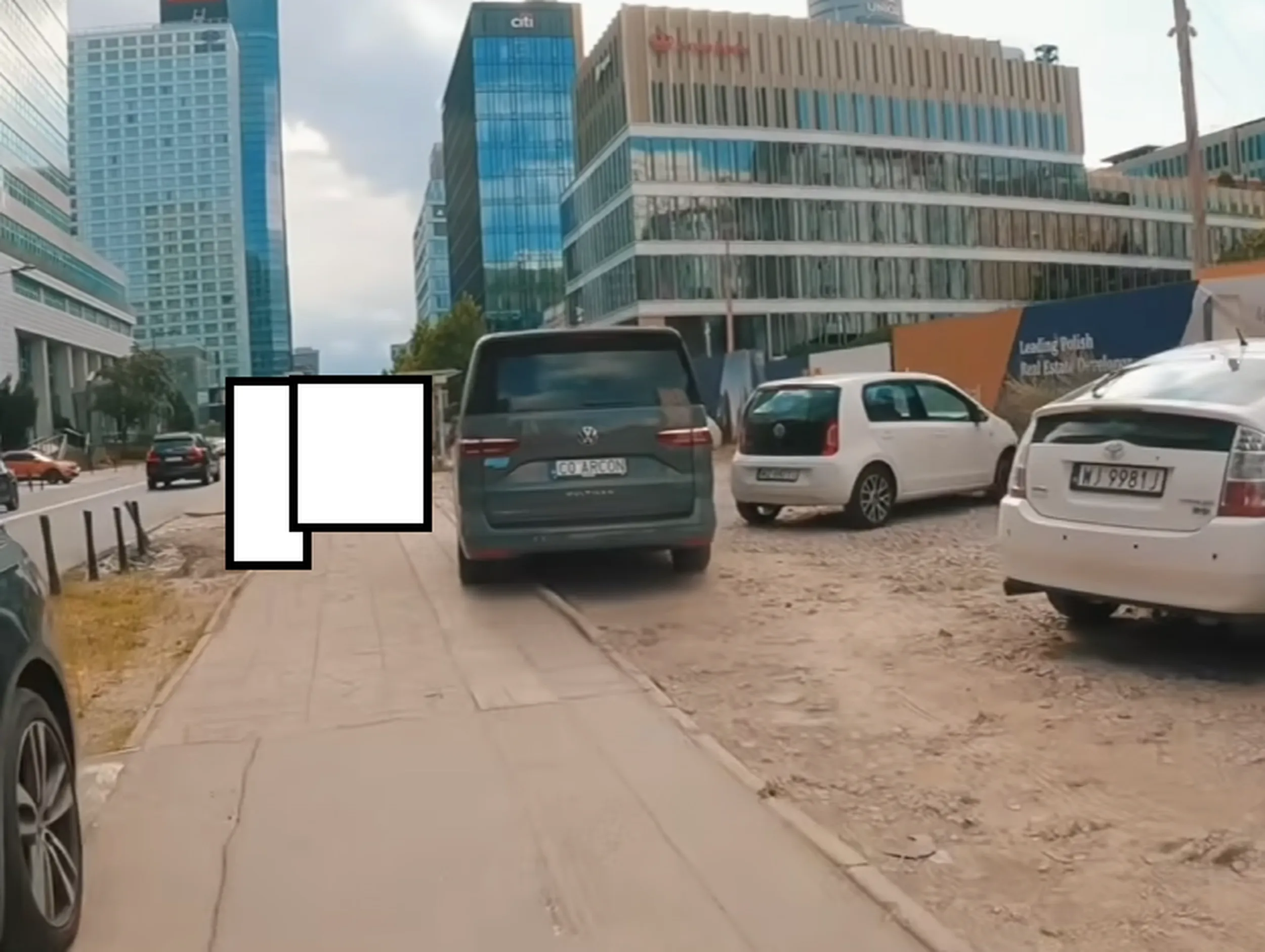 UWAGA! Pieniarz bez leków jeździ starym gruzem po  chodnikach stwarzając ogromne niebezpieczeństwo w utracie zdrowia i życia!!!!