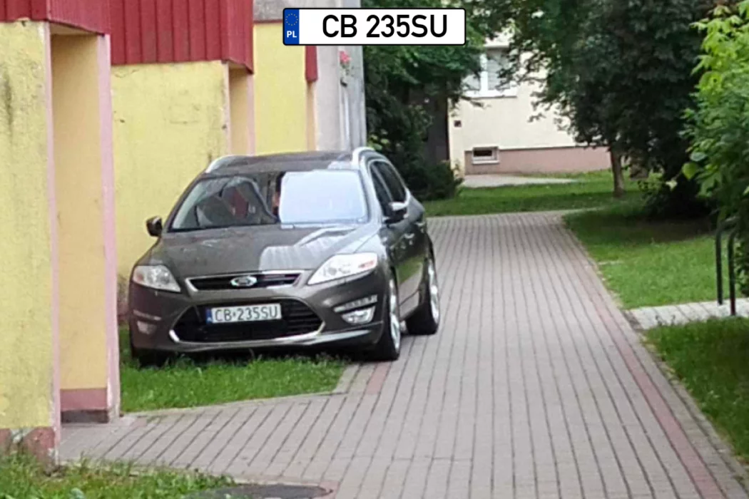 CB 235SU - numer rejestracyjny