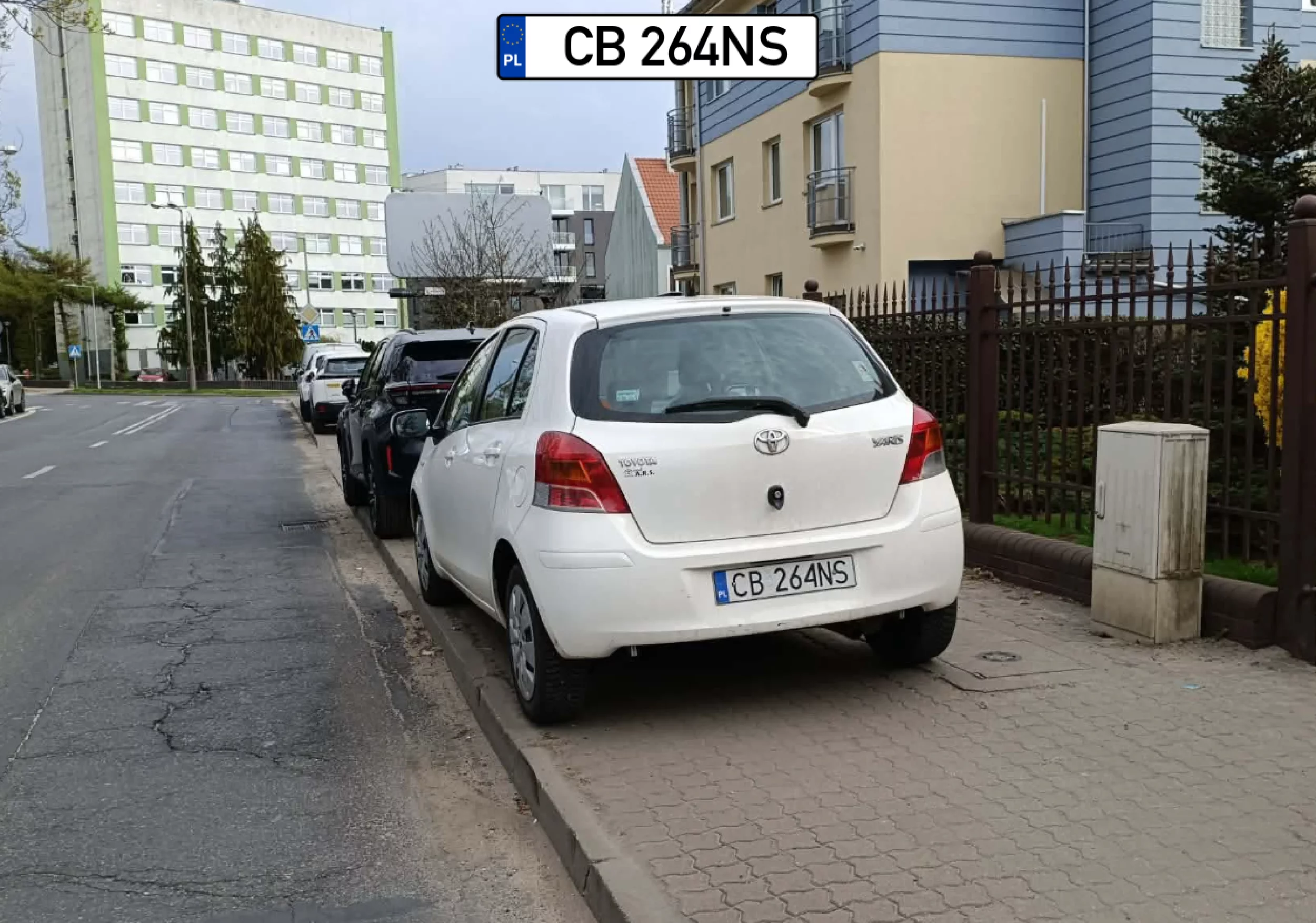 Kierowca pewnie pomyślał: Mogłem przyjechać suvem. Nie marudzić. Jest miejsce. Inni nie lepsi.