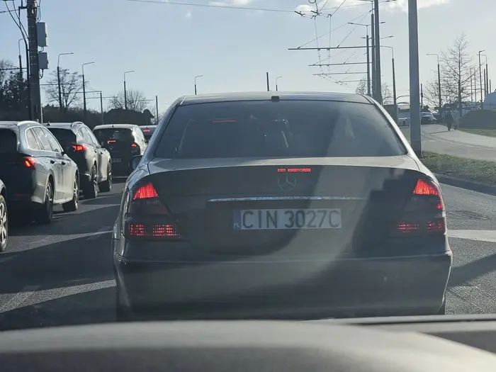 Kopci jakby nie miał katow wytrzymać sie nie da