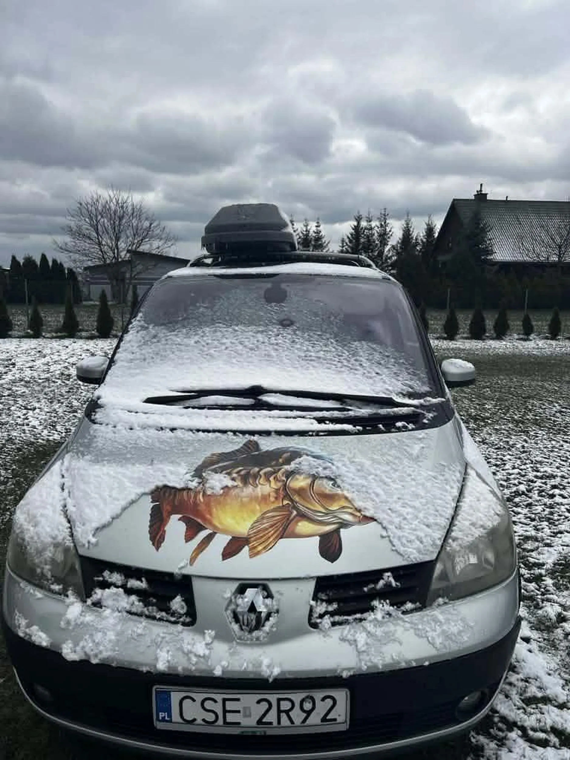 kłusownik jezdzi krzywo pewnie wraca z ryb pijany