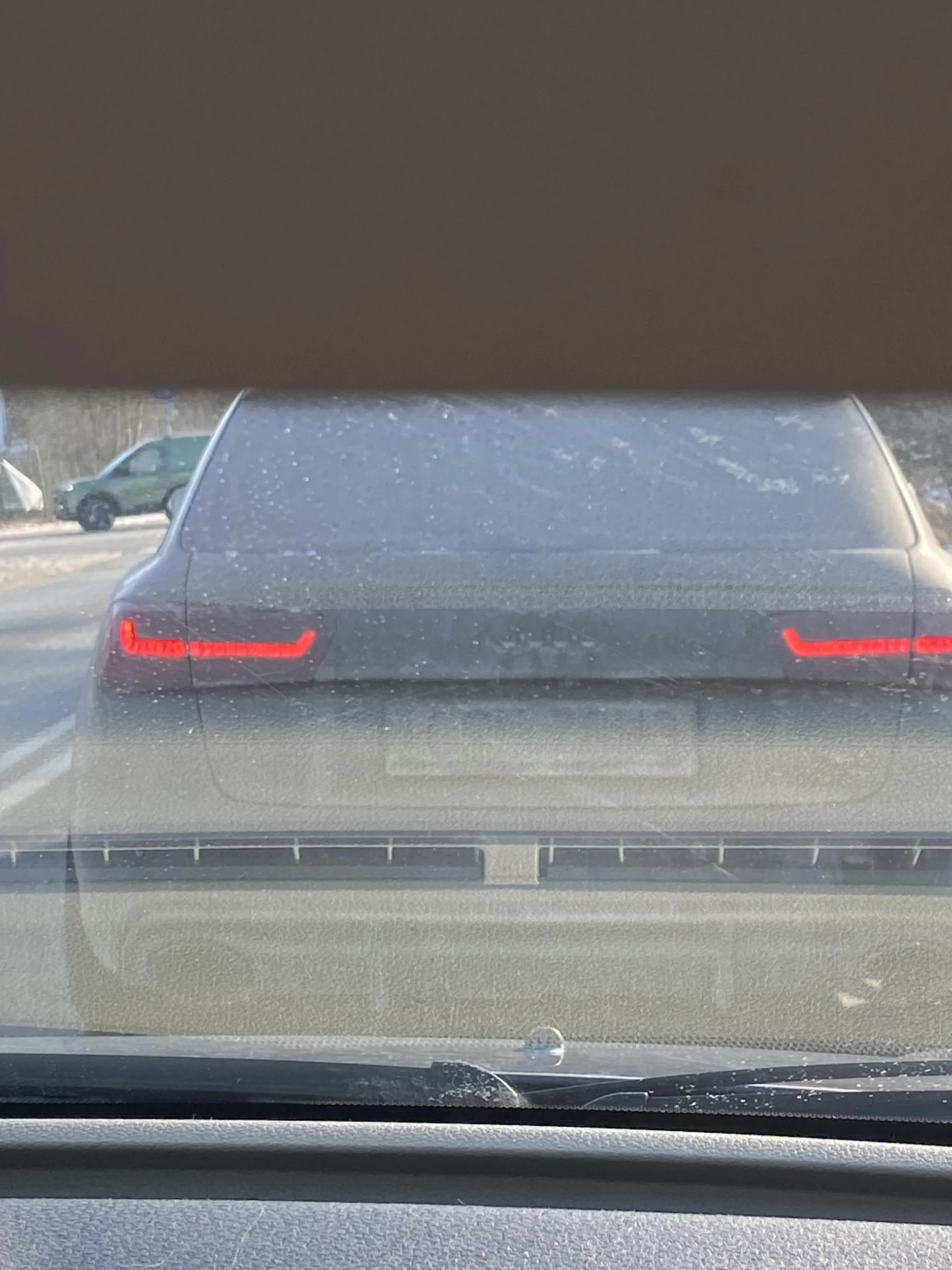 Mordo umyj ten samochód bo watpie ze cos widzisz + rejestracja myjni nie widziala chyba pol roku