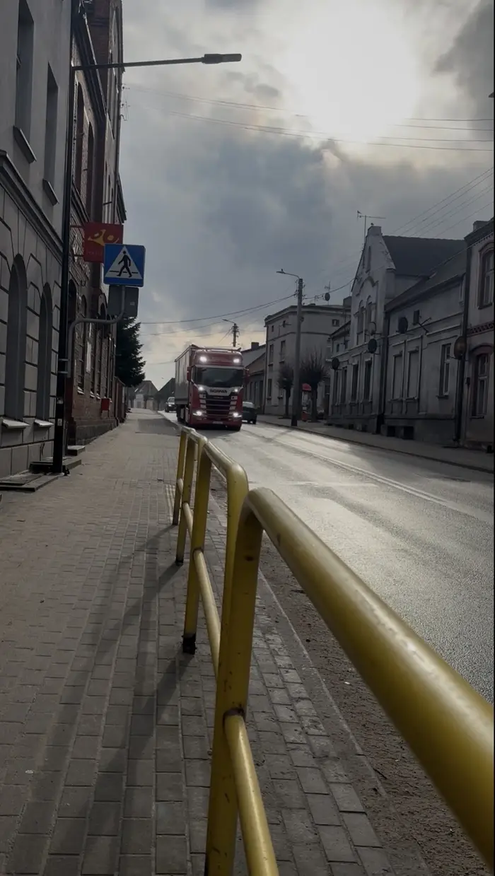 Dzięki za reakcje mega scania caly tik tok na koncie _ilove__n_