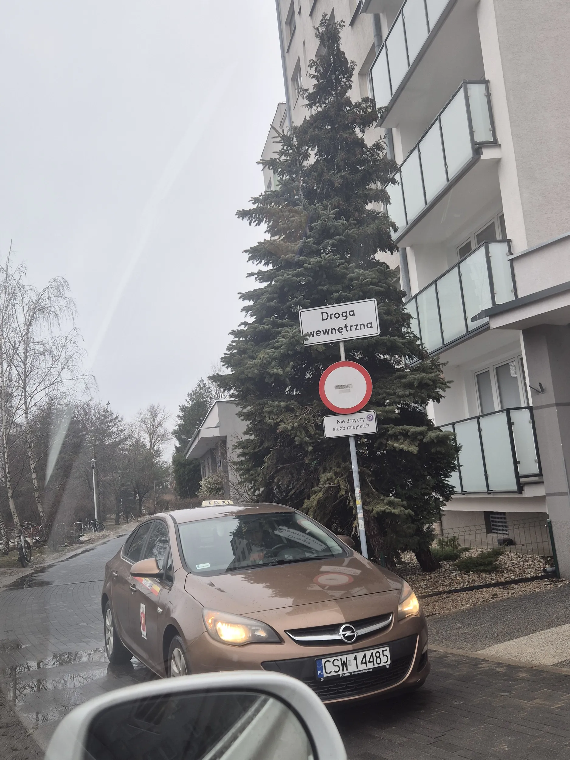 kolega cos sie pruje a jedzie na zakazie sztywniutko