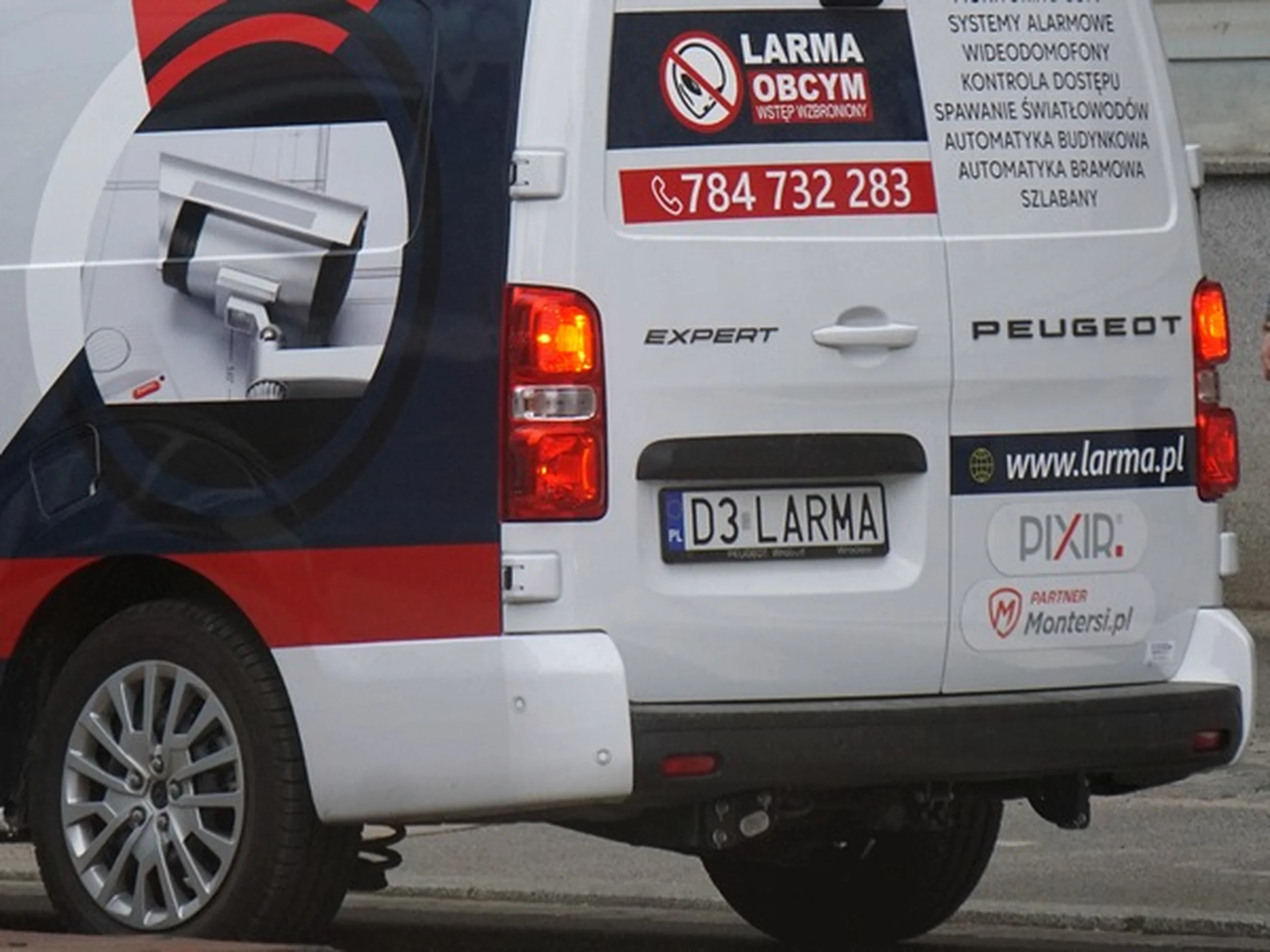 Fajny numer, blacha D3 LARMA