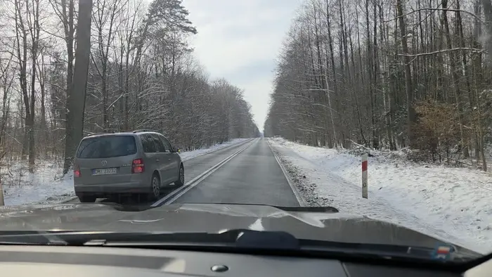 Mistrz wyprzedzania na podwójnej ciągłej.