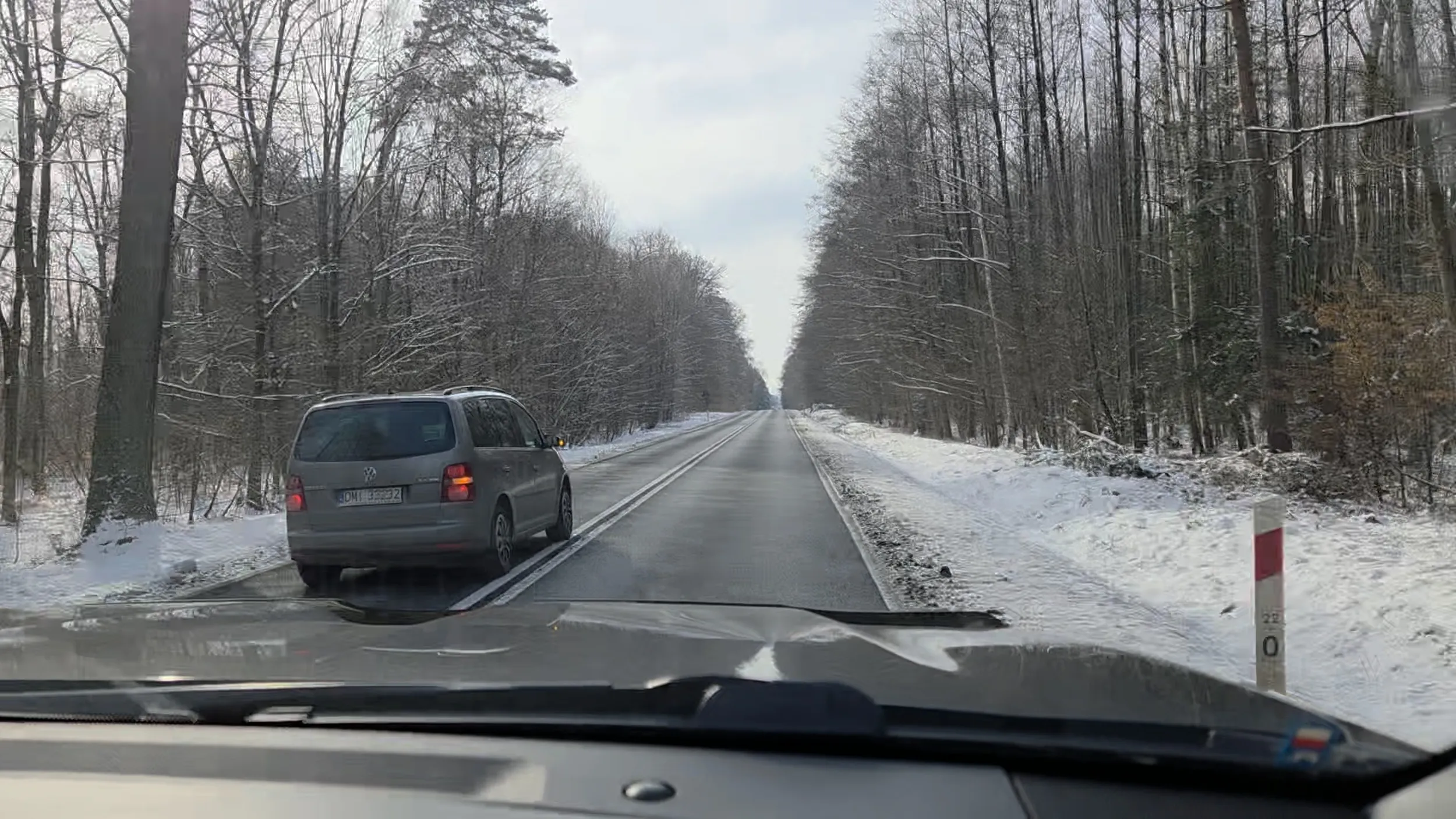 Mistrz wyprzedzania na podwójnej ciągłej.