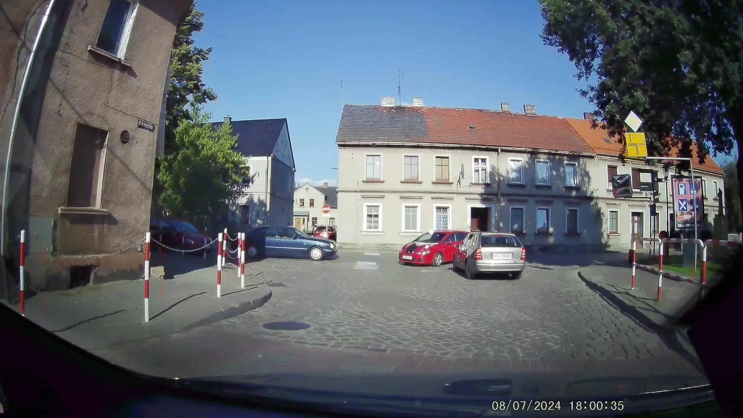 Warto patrzeć na znaki,a nie pierwszeństwo wymuszać.