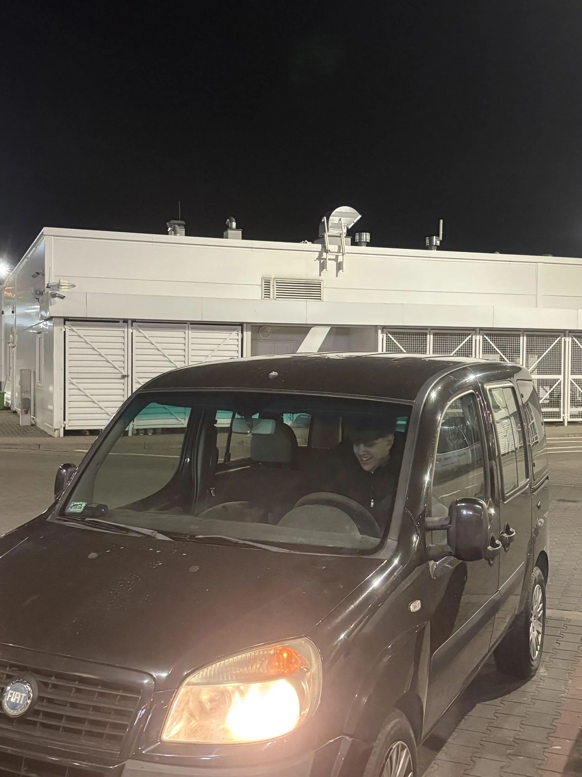 ❗️UWAGA❗️ tym pojazdem porusza sie 2 metrowy osobnik, ktory nie umie cofać w lini prostej (prawie wpadl do rowu)