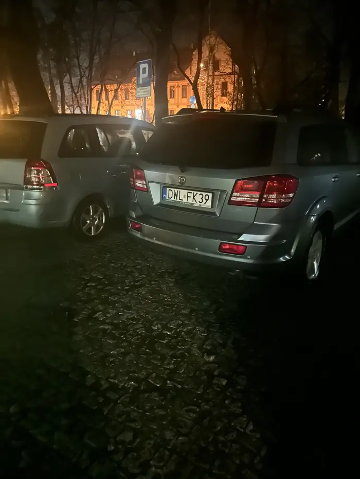 Parkuje na dwóch miejscach