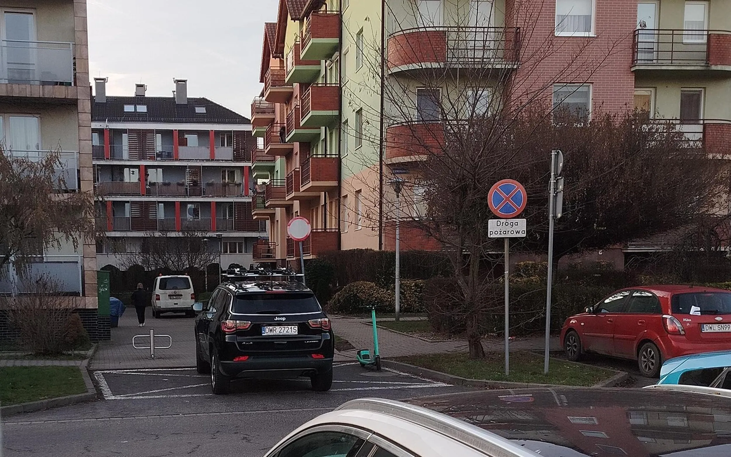 Galerię czas zacząć. Pani znalazła prawo jazdy w czipsach.