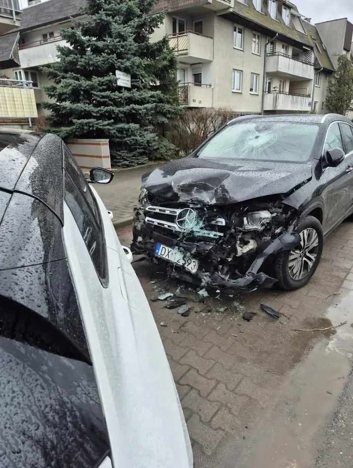 Tak się kończy czołowe wyprzedzanie