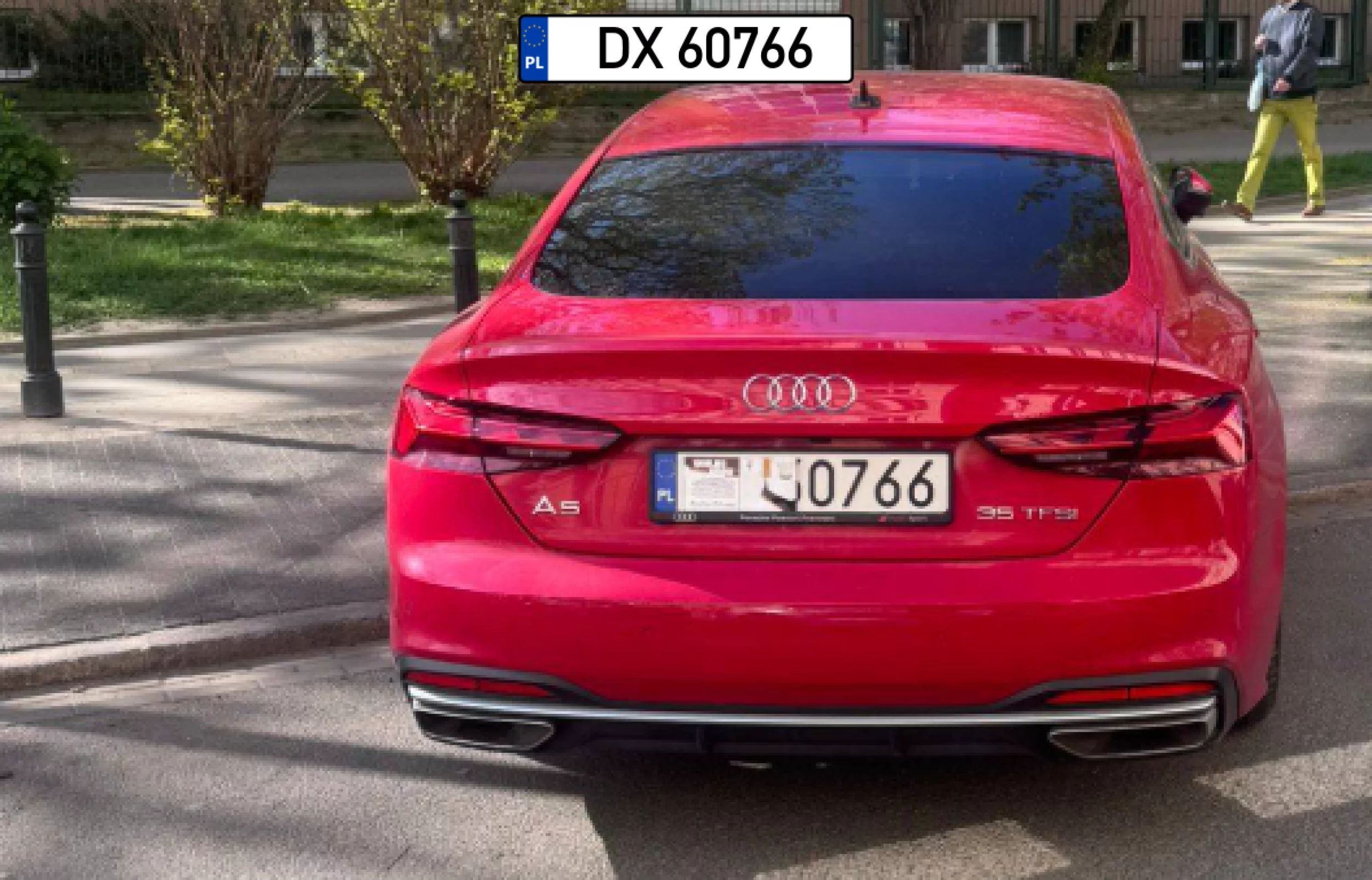 Myśli, że nie dojdą? kolor, marka, cyferki. Zamysł na poziomie psa szczającego na zderzak.