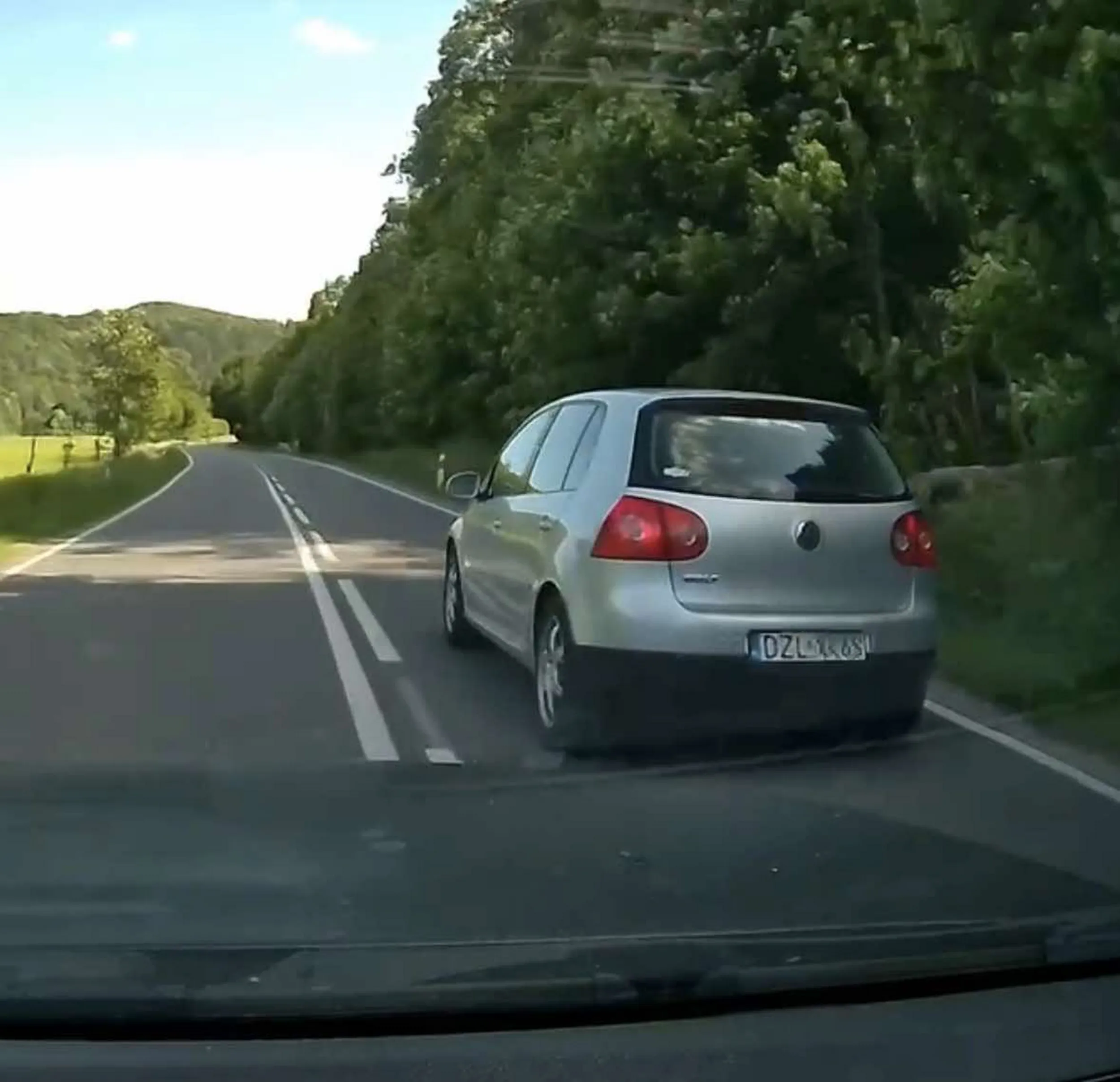 jedzie 30 na 90tce. naucz sie jezdzic kondonie