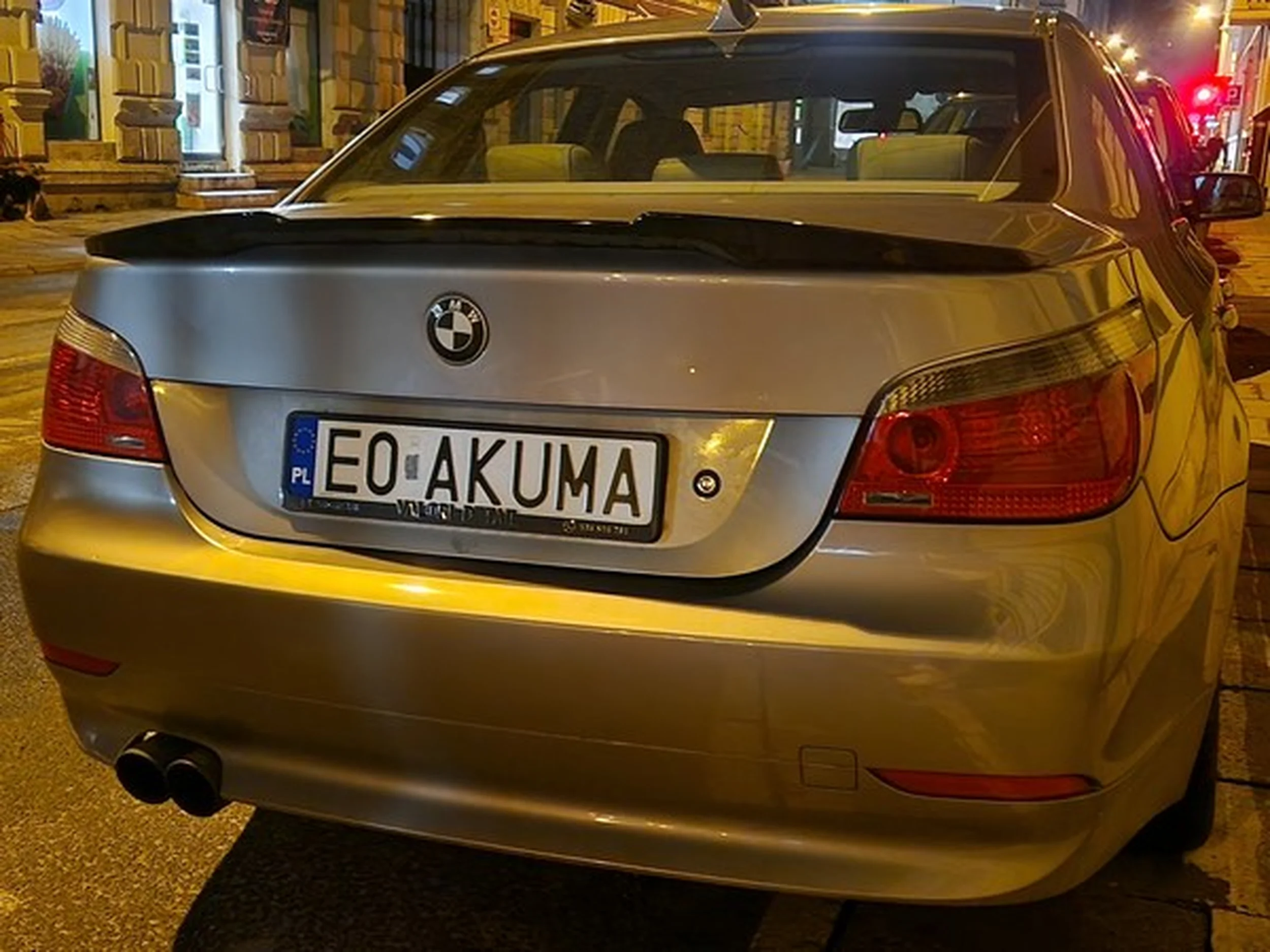 Fajny numer, blacha E0 AKUMA