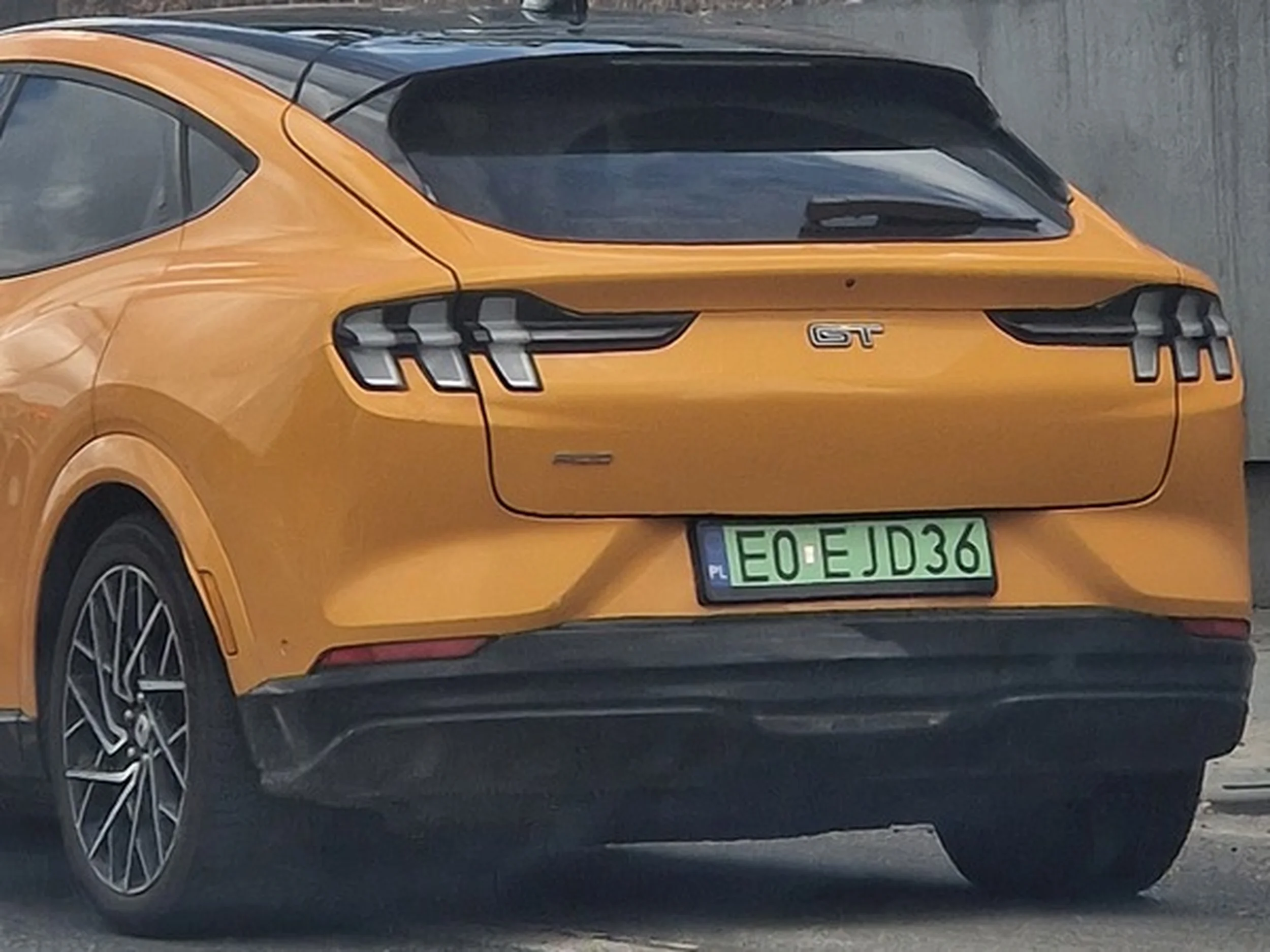 Fajny numer, blacha E0 EJD36