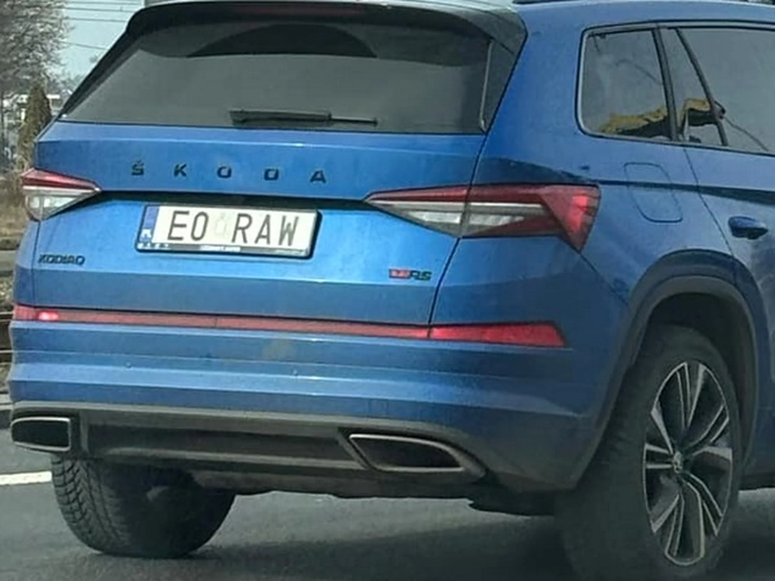 Fajny numer, blacha E0 RAW