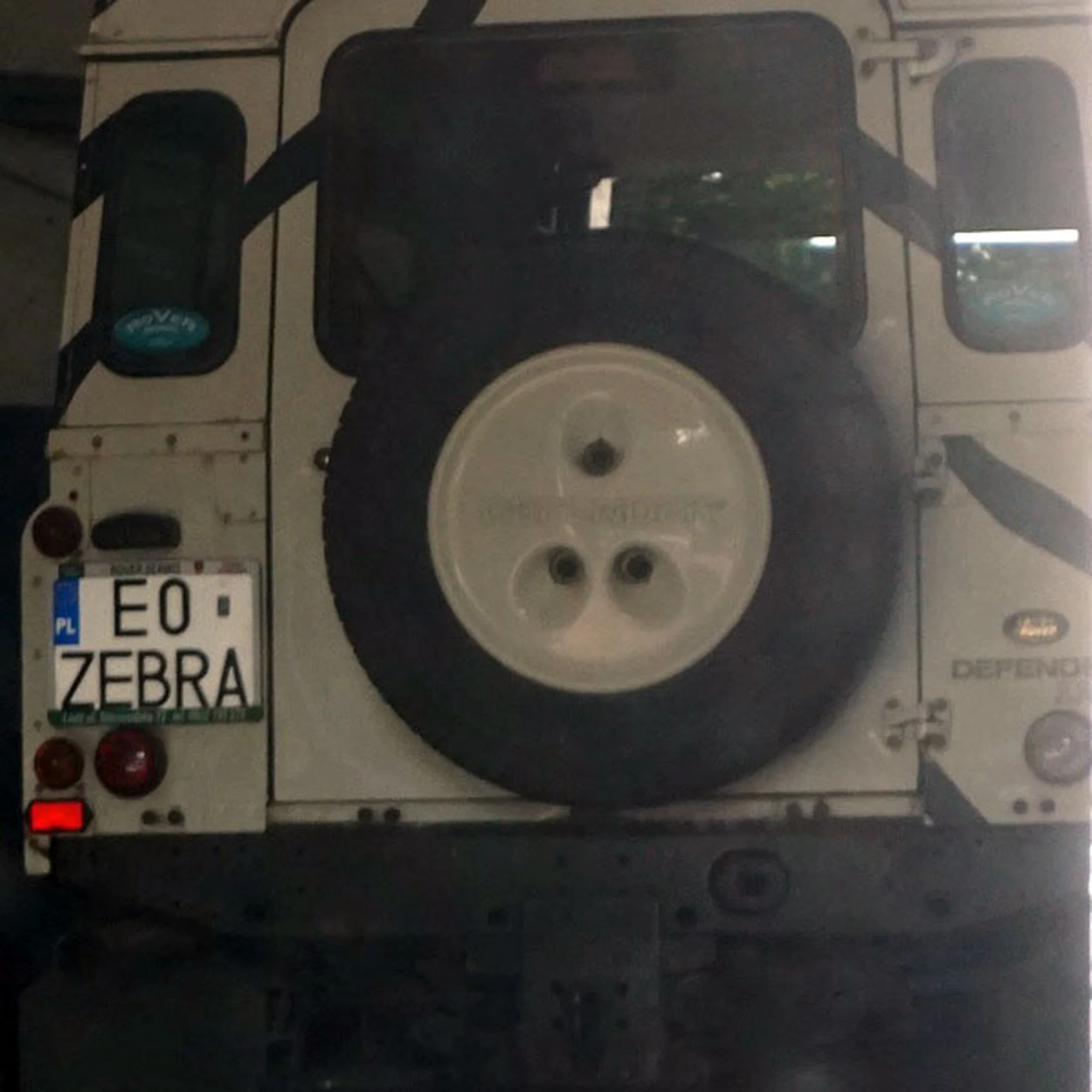 Fajny numer, blacha E0 ZEBRA