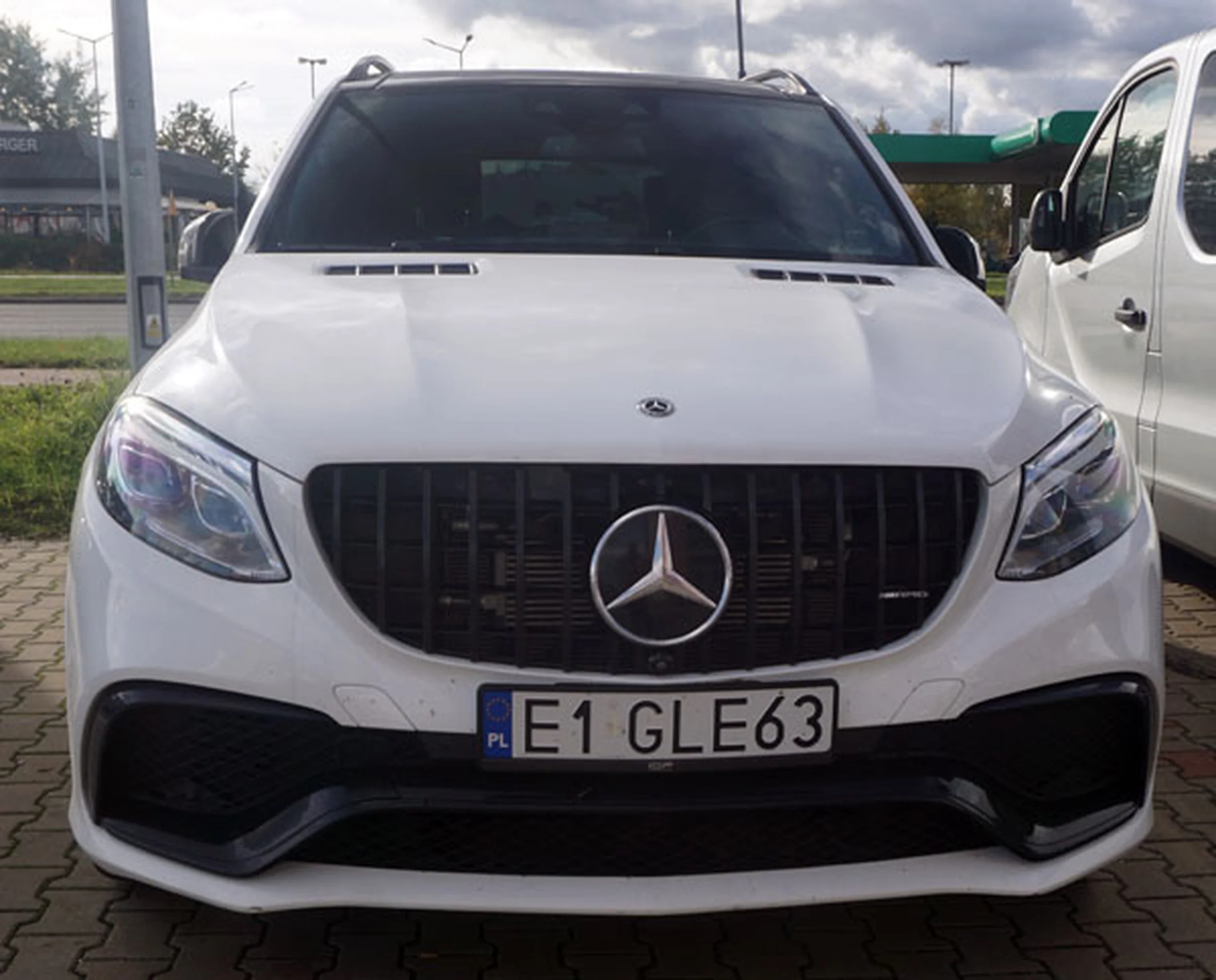 Fajny numer, blacha E1 GLE63