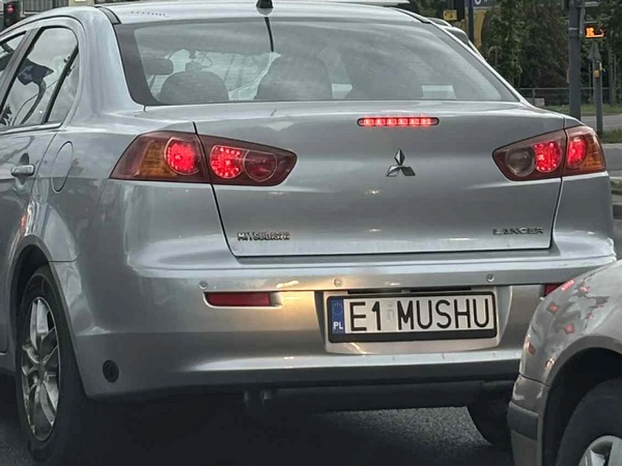 Fajny numer, blacha E1 MUSHU