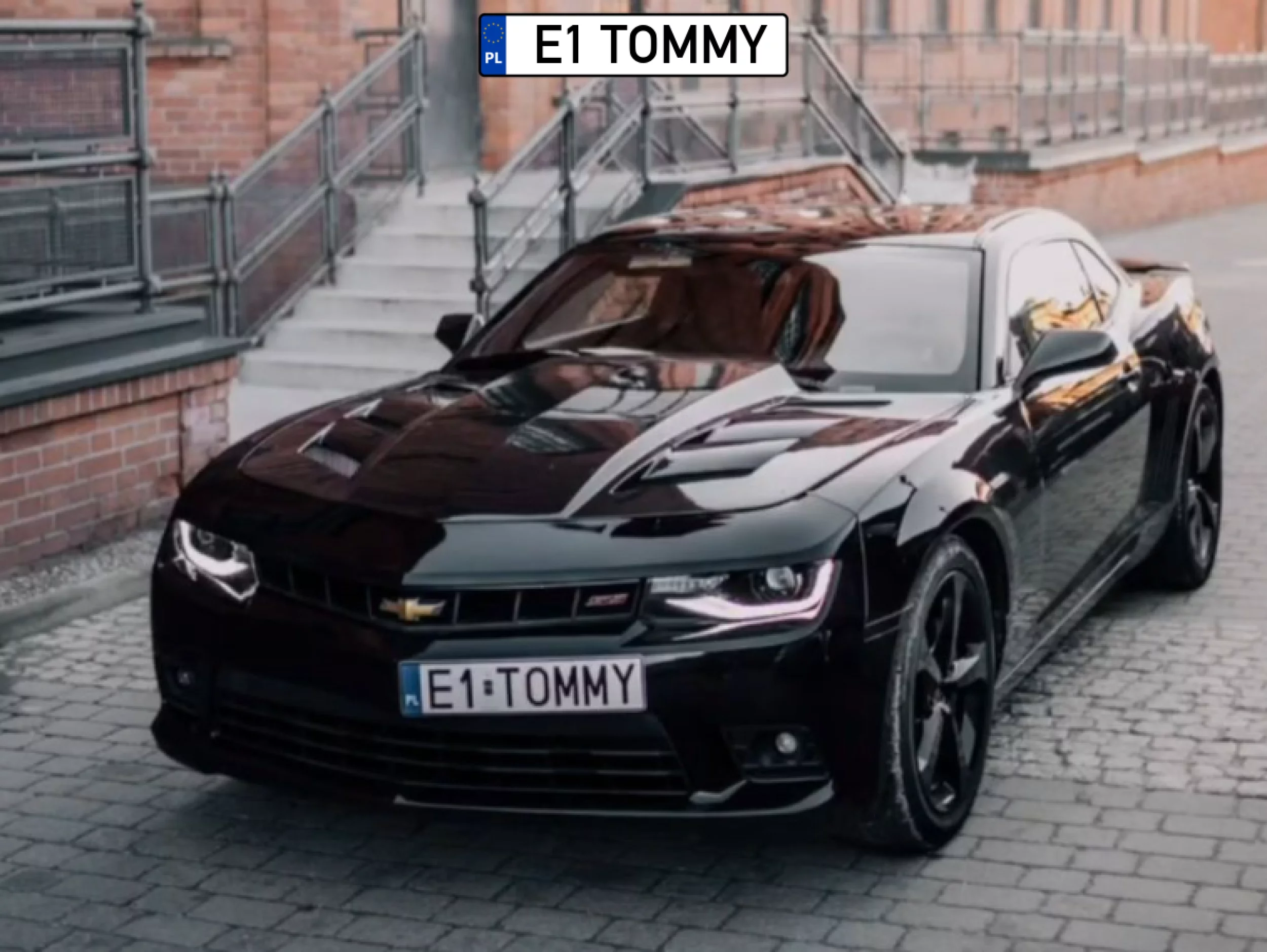 Skradziono Chevrolet Camaro w miejscowości Glinnik. FB