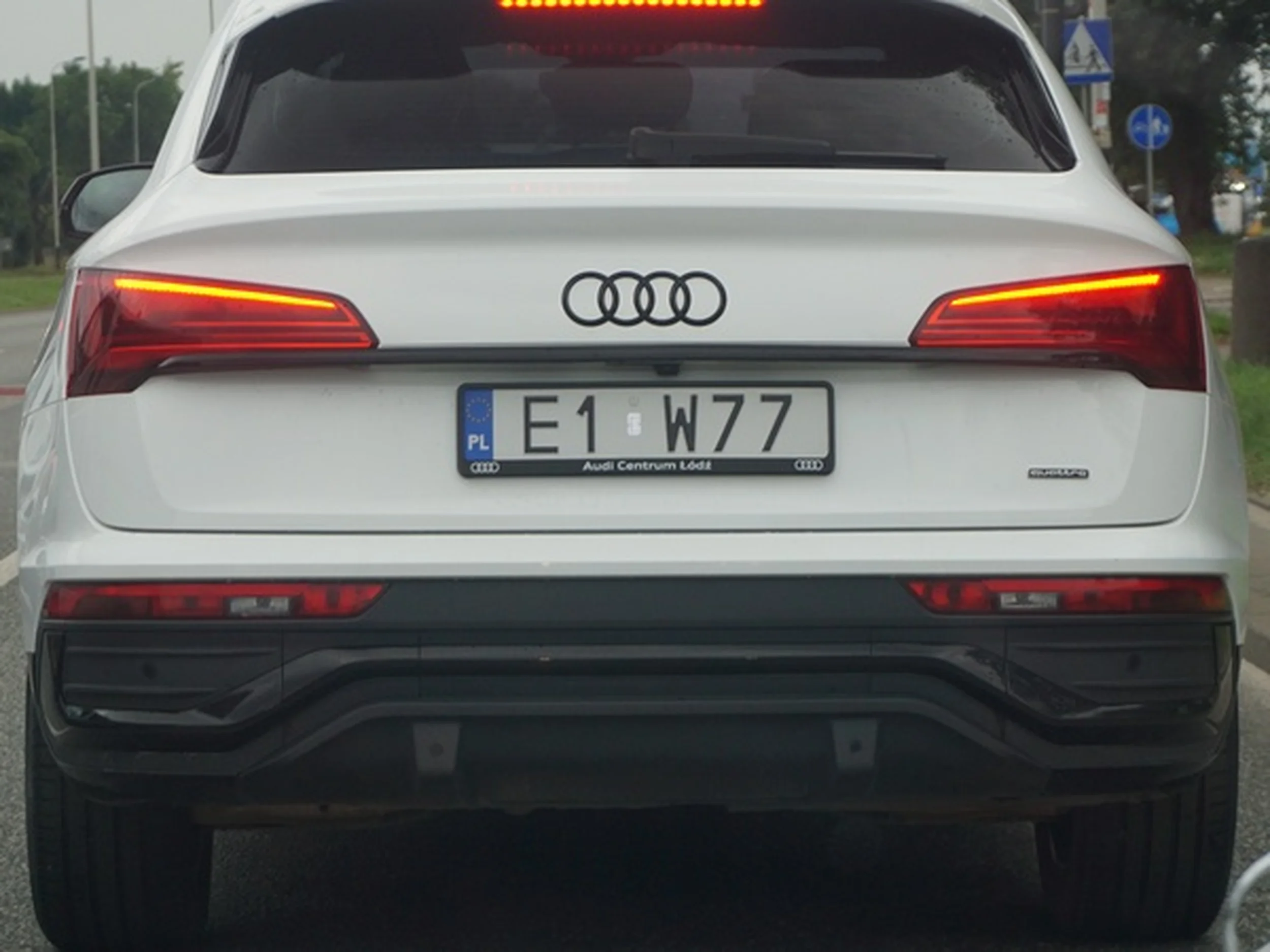 Fajny numer, blacha E1 W77